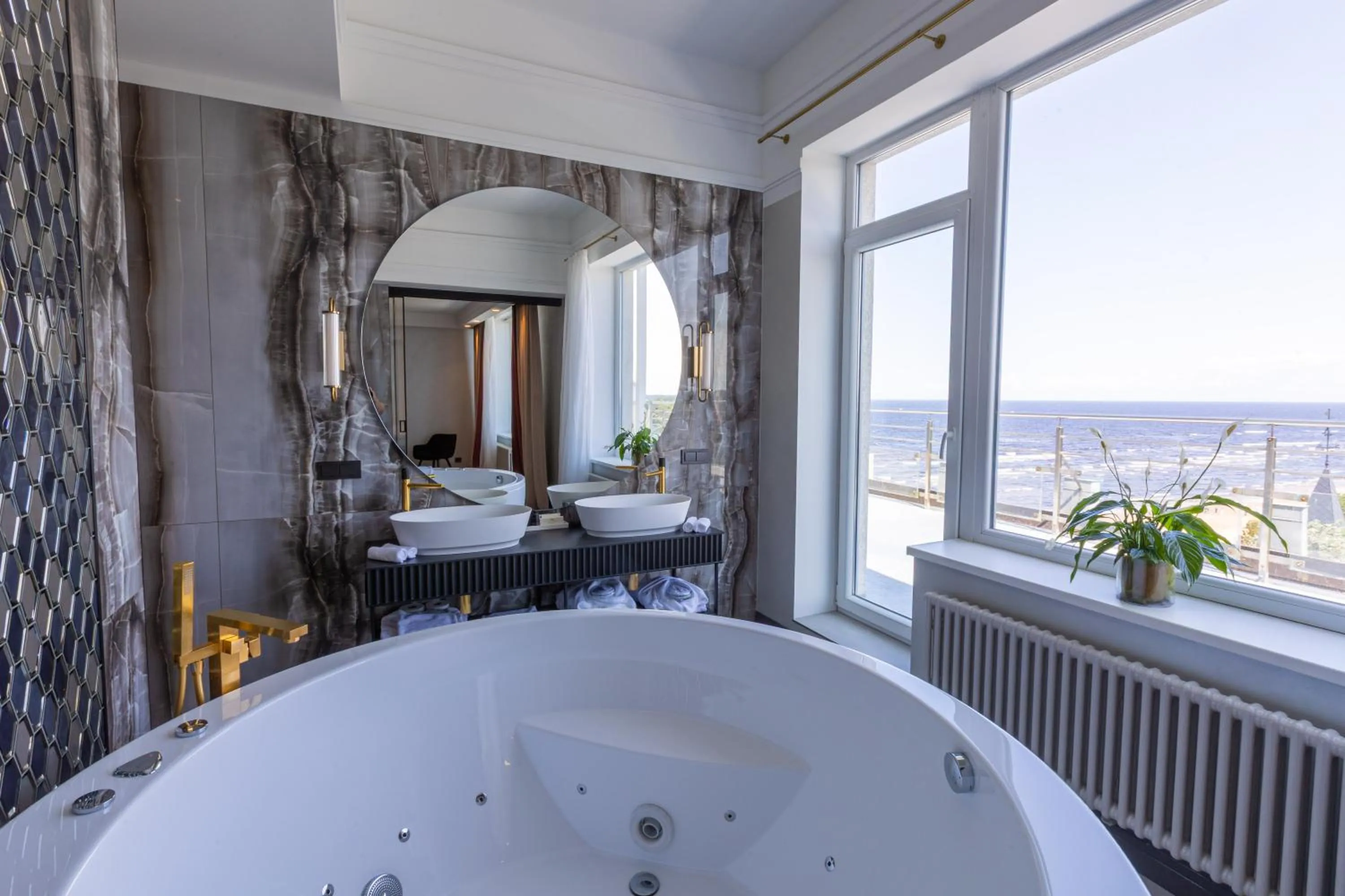 Hot Tub in Baltic Beach Hotel & SPA