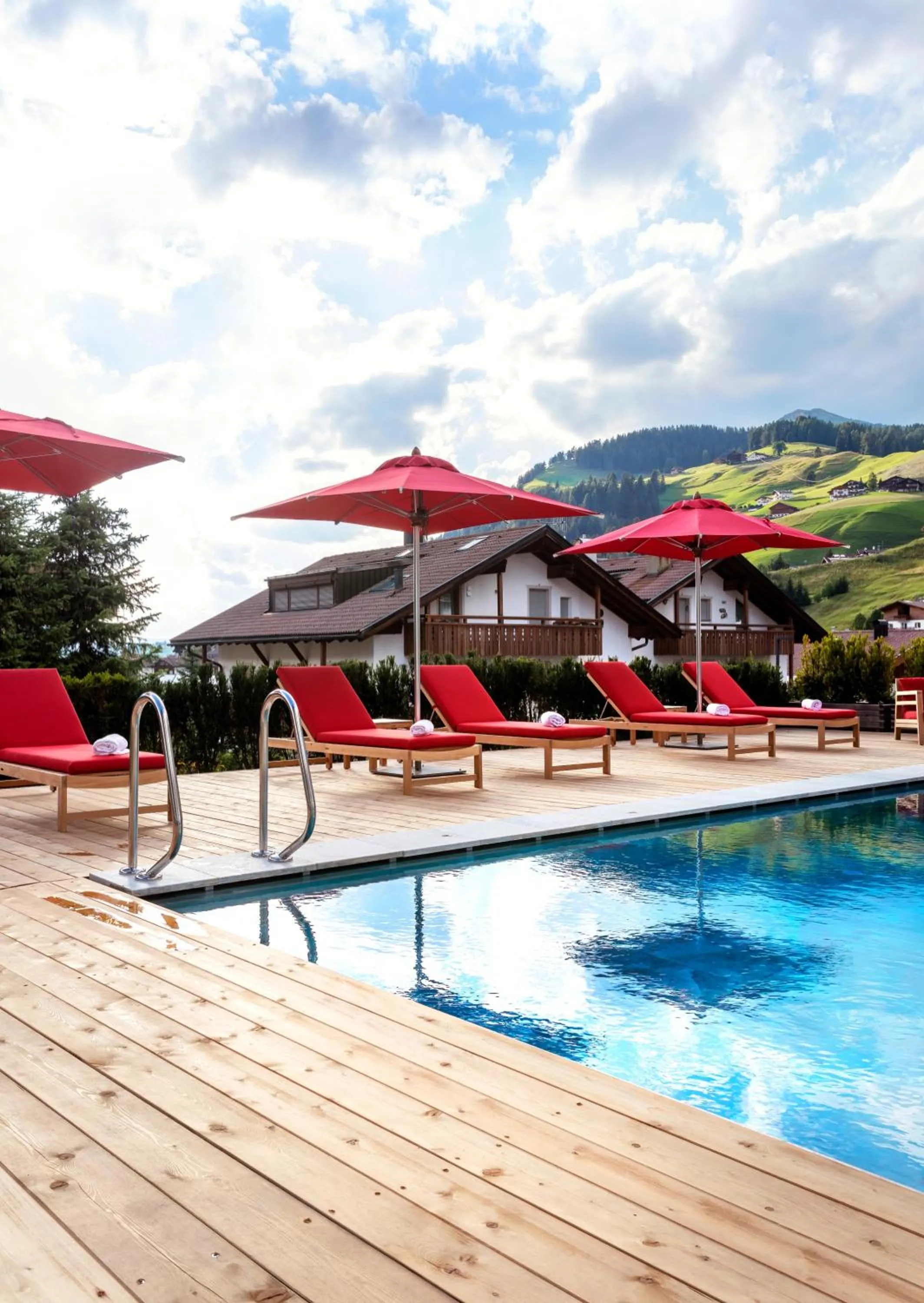 Swimming pool in Hotel Tyrol