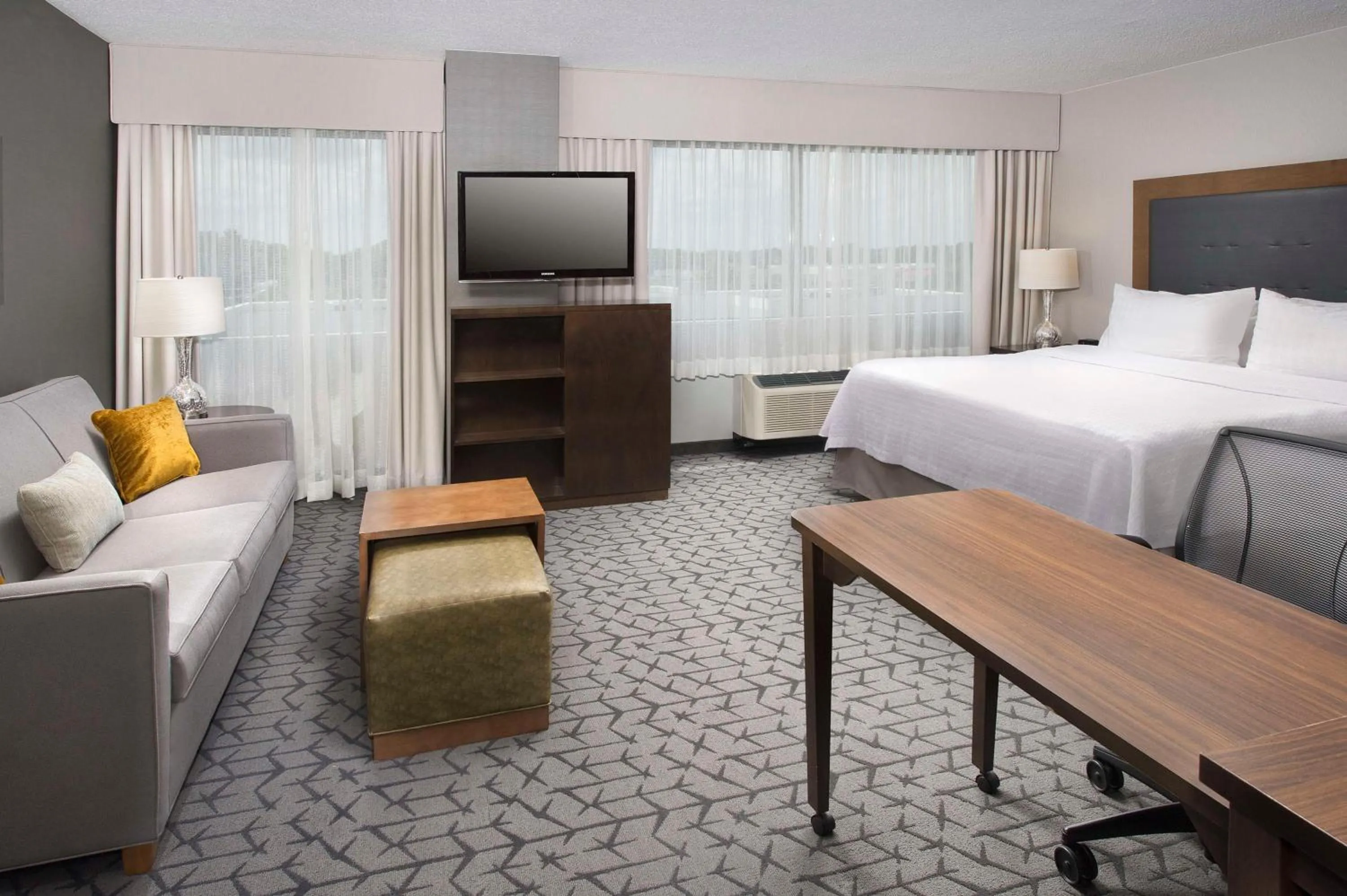 Living room, Bed in Homewood Suites by Hilton Gaithersburg/Washington, DC North