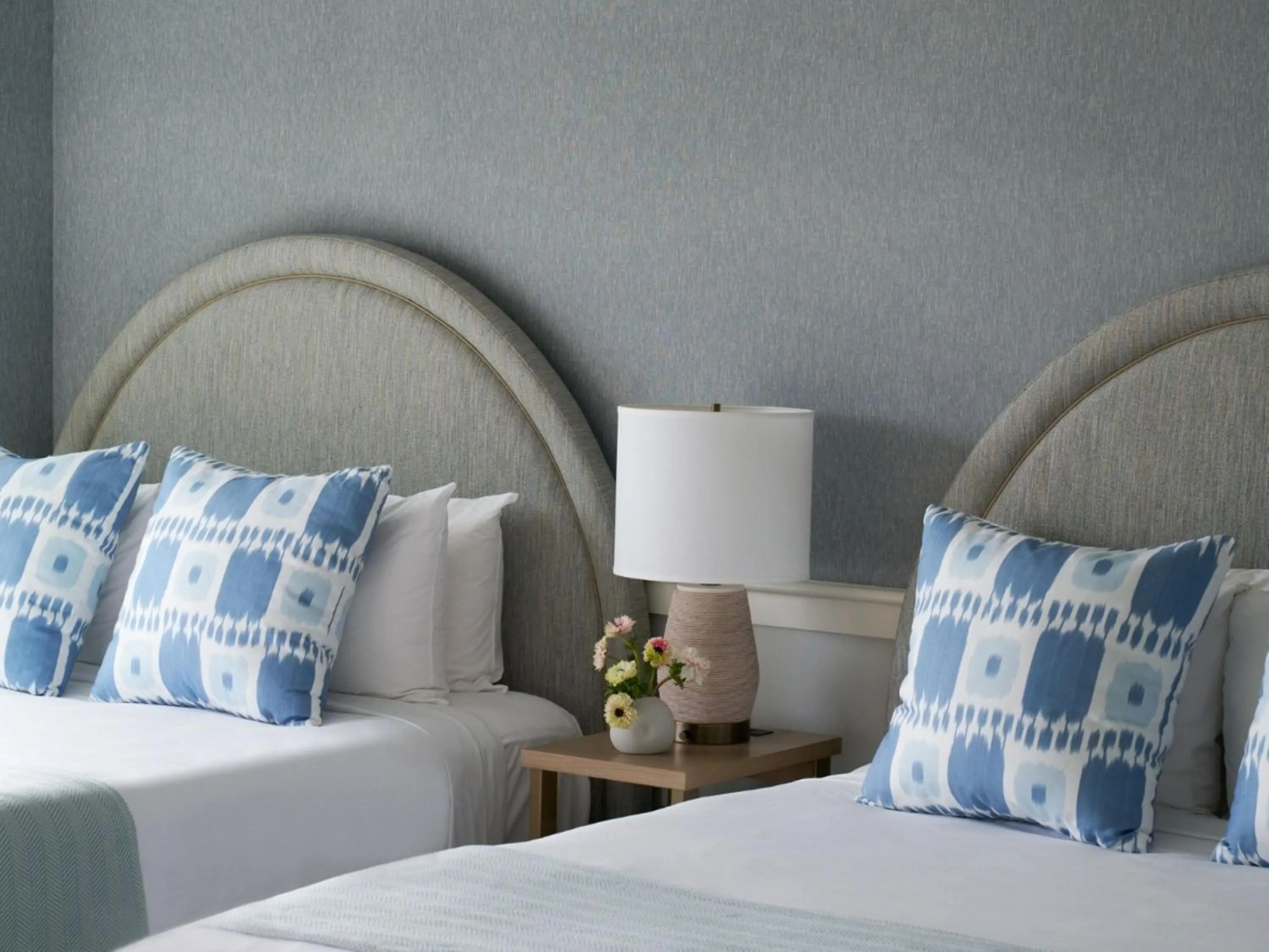 Bed in Wequassett Resort and Golf Club