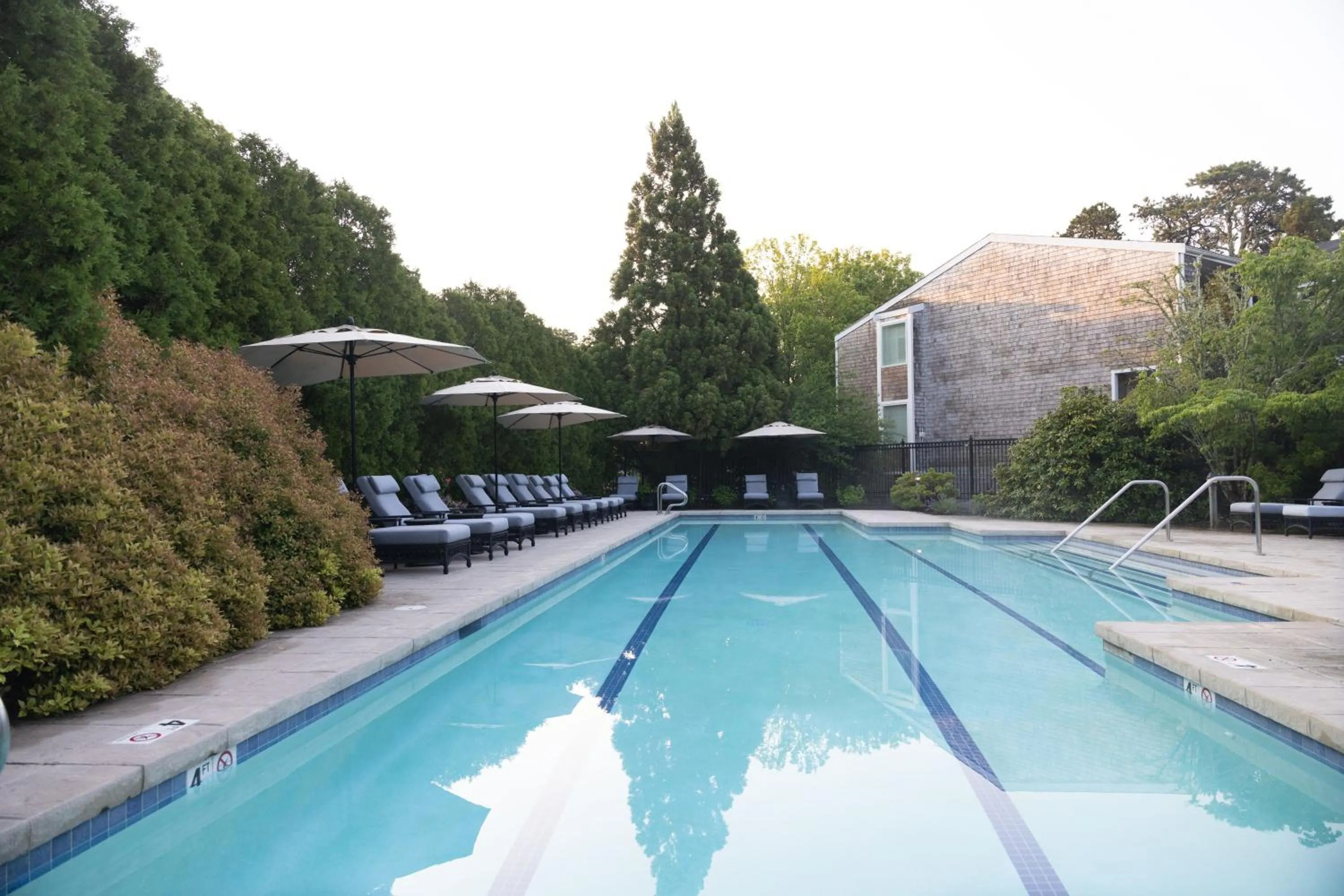 Swimming pool in Wequassett Resort and Golf Club