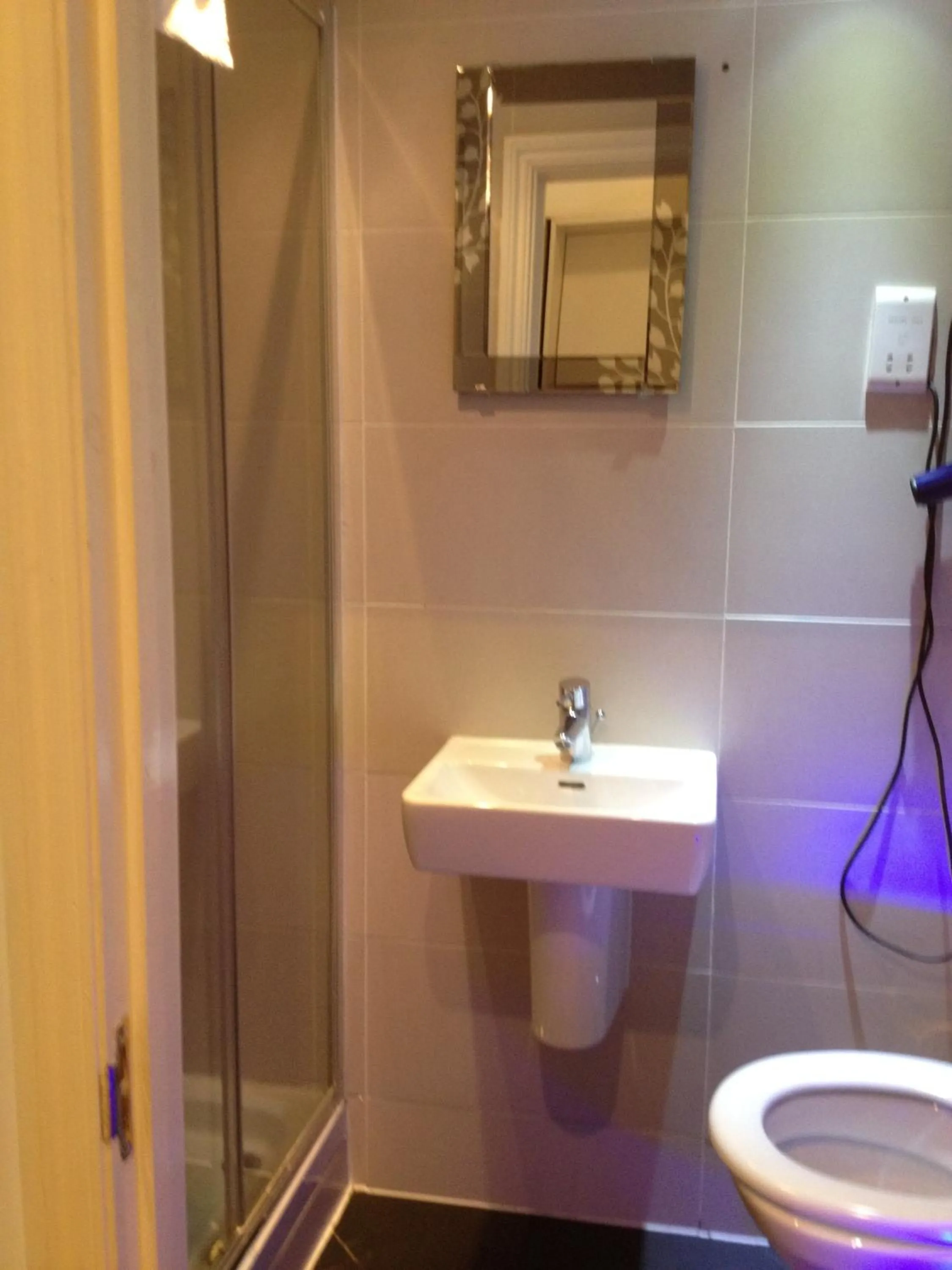 Bathroom in NOX West End Lane I