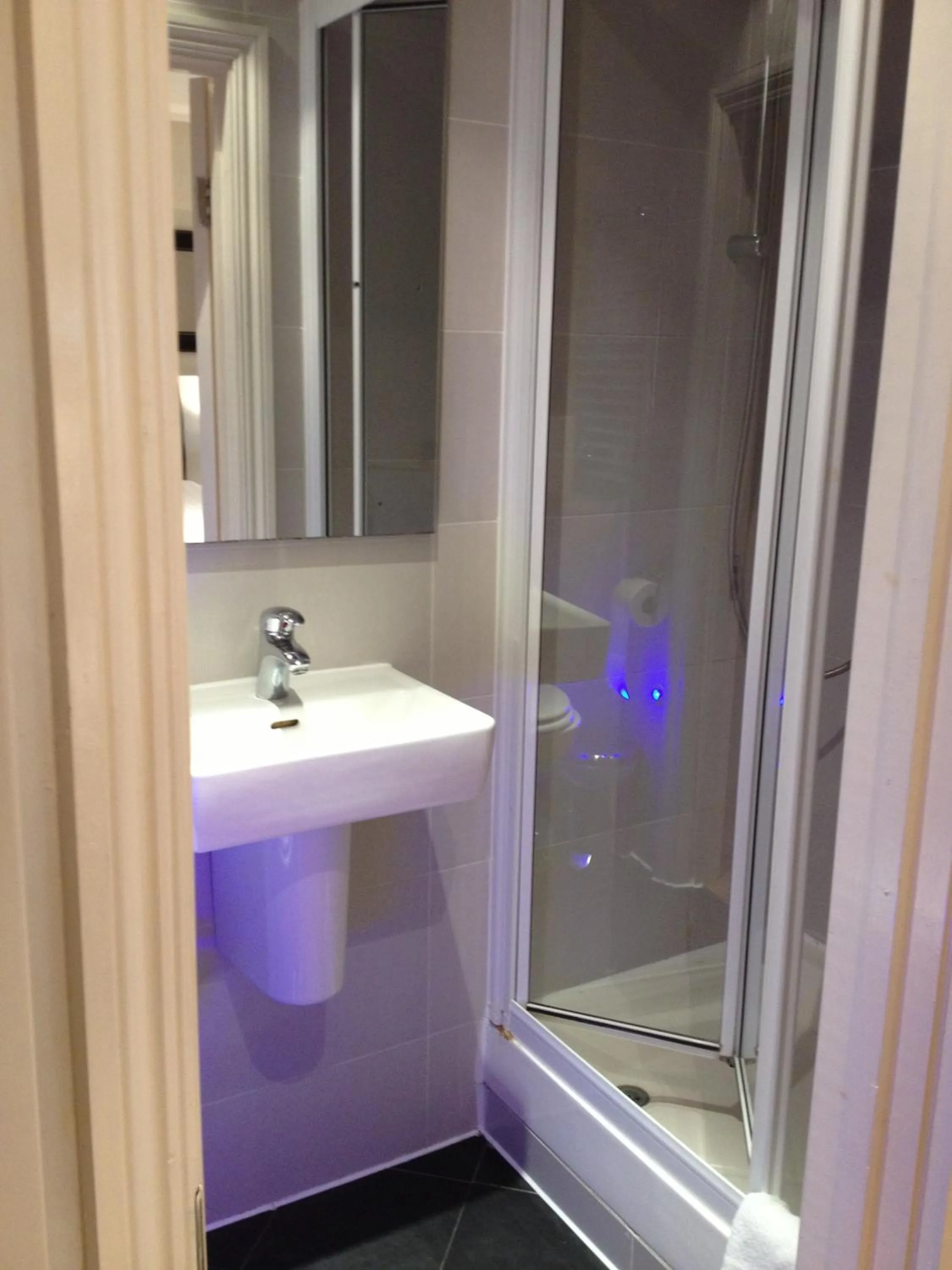 Bathroom in NOX West End Lane I