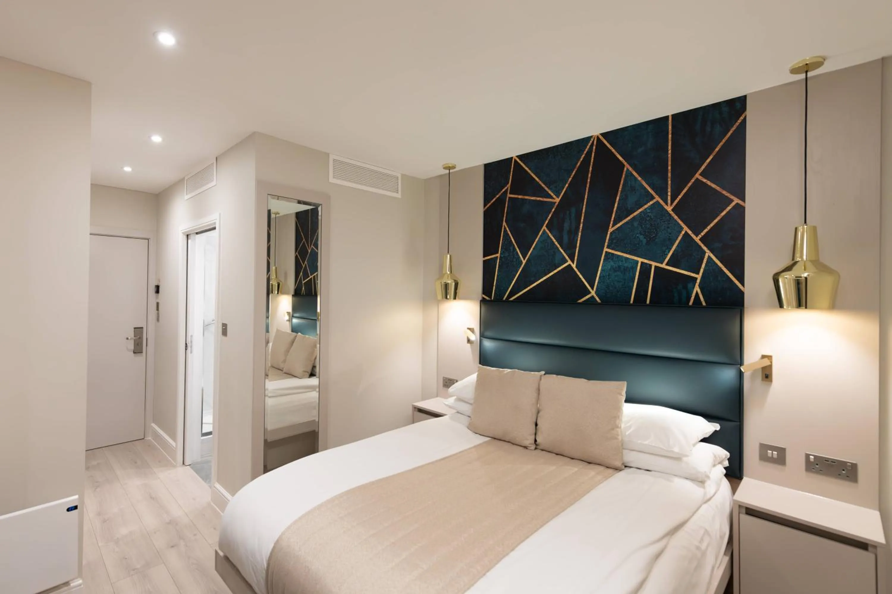 Bedroom in NOX West End Lane I