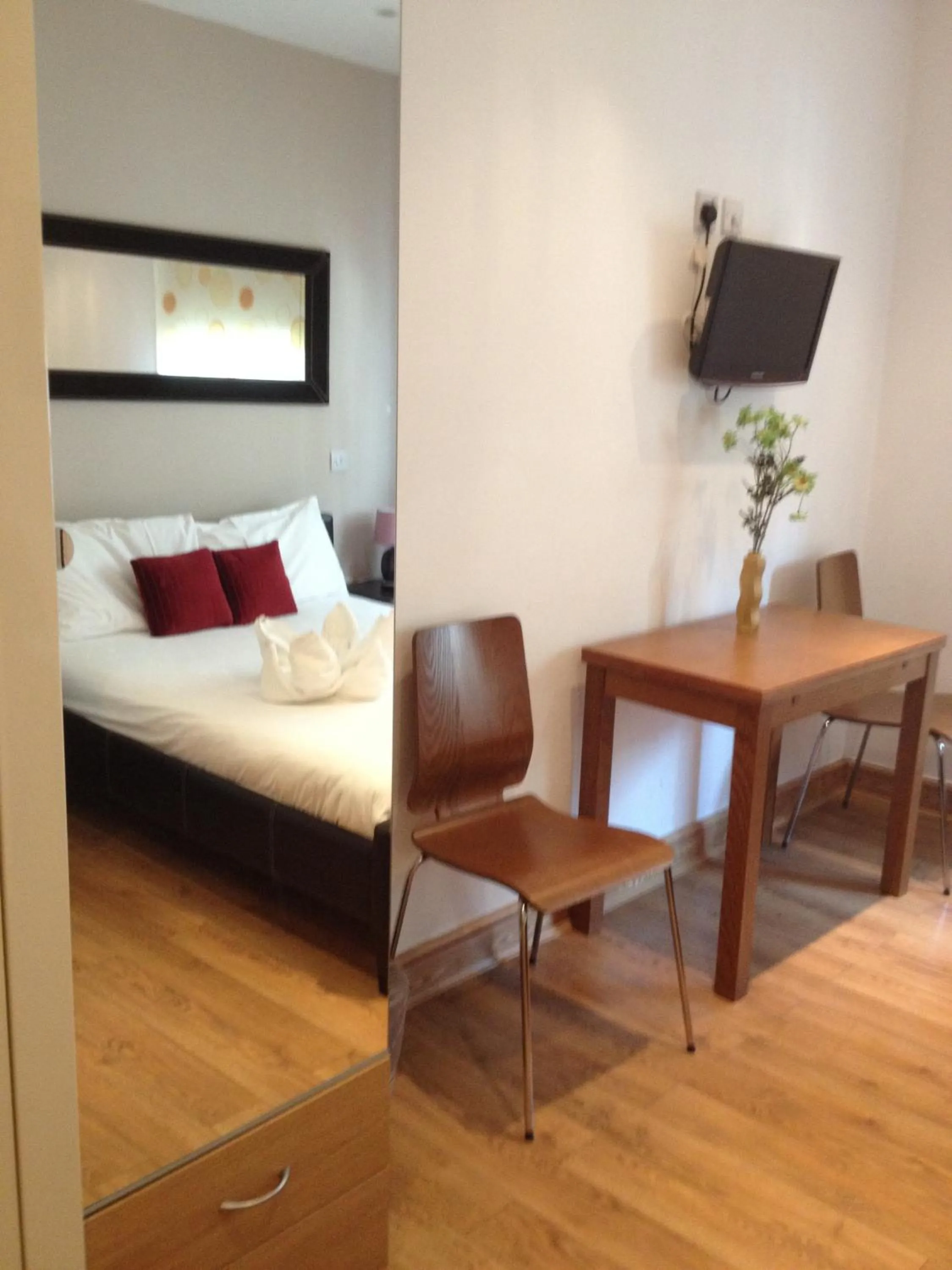 Bedroom in NOX West End Lane I