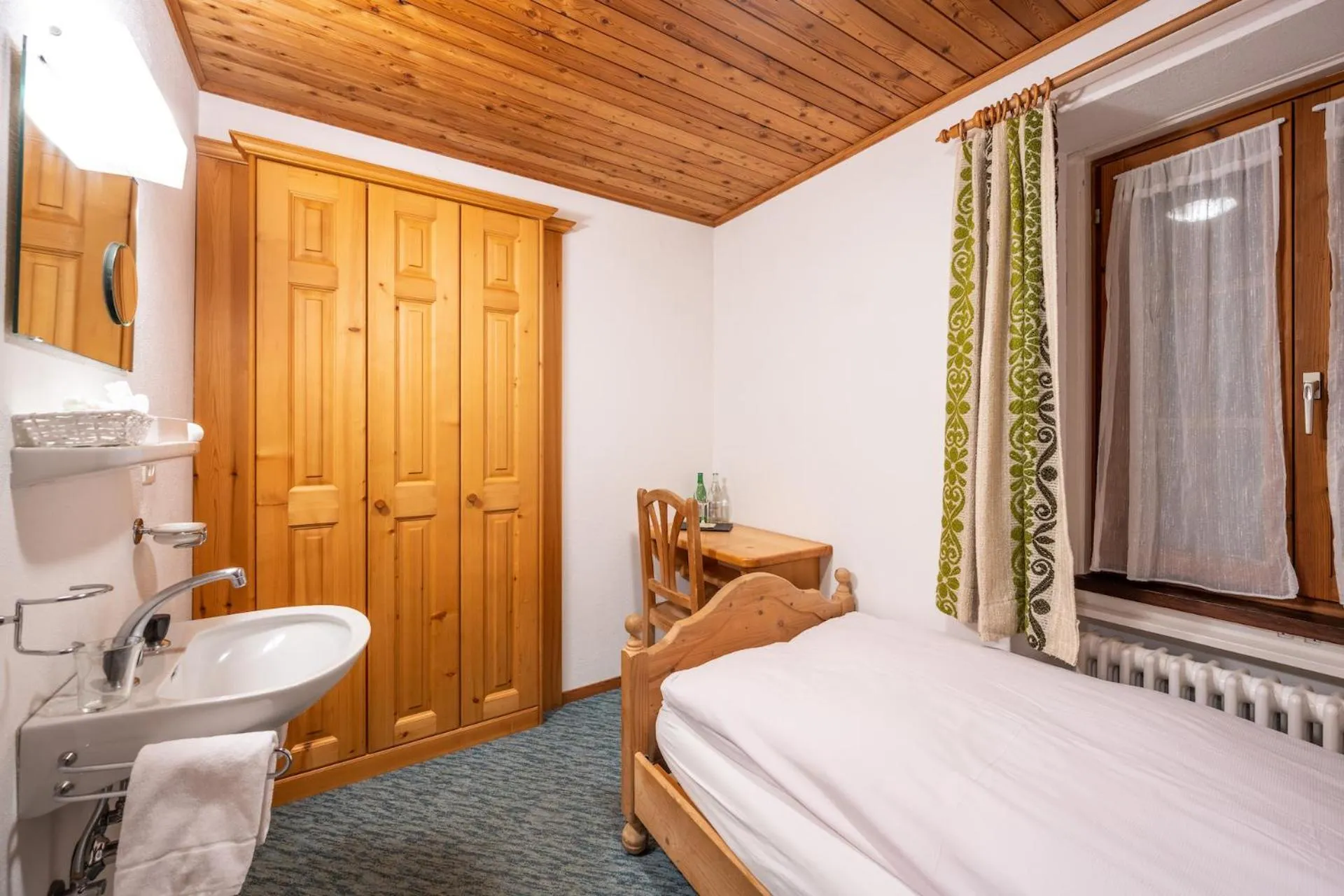 Bedroom in Hotel Cristallina