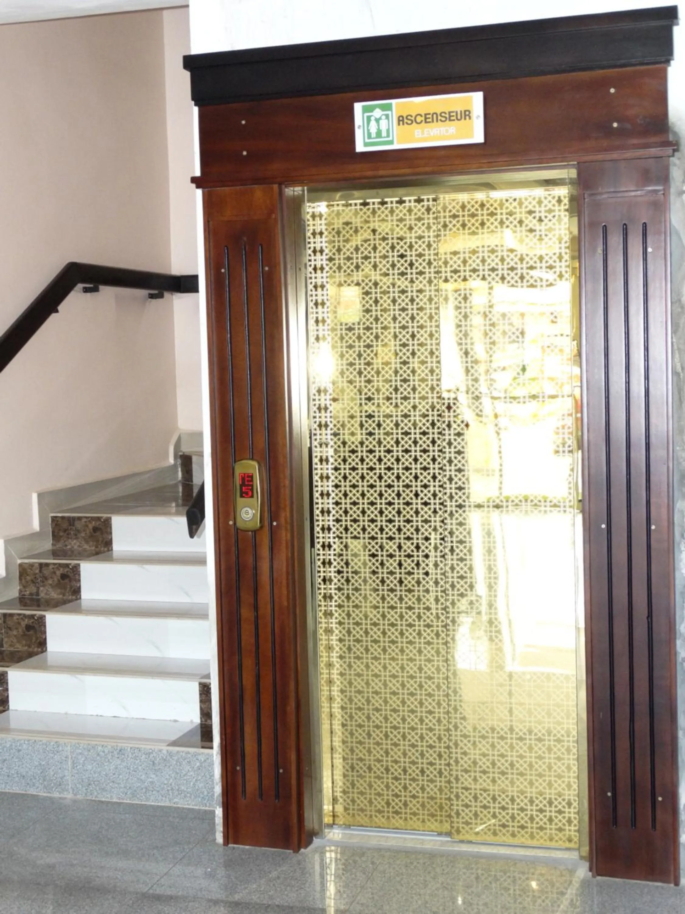 Area and facilities in Safyad Hotel