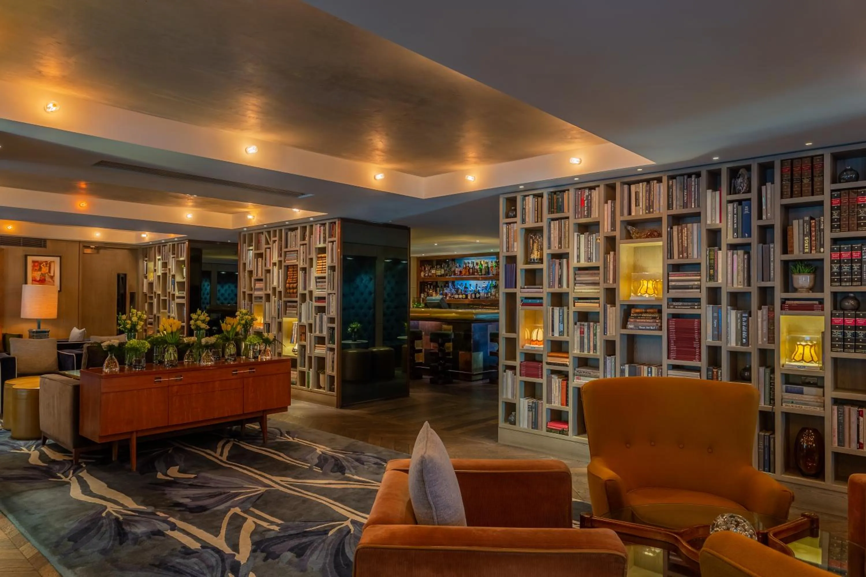 Communal lounge/ TV room in The Hari London