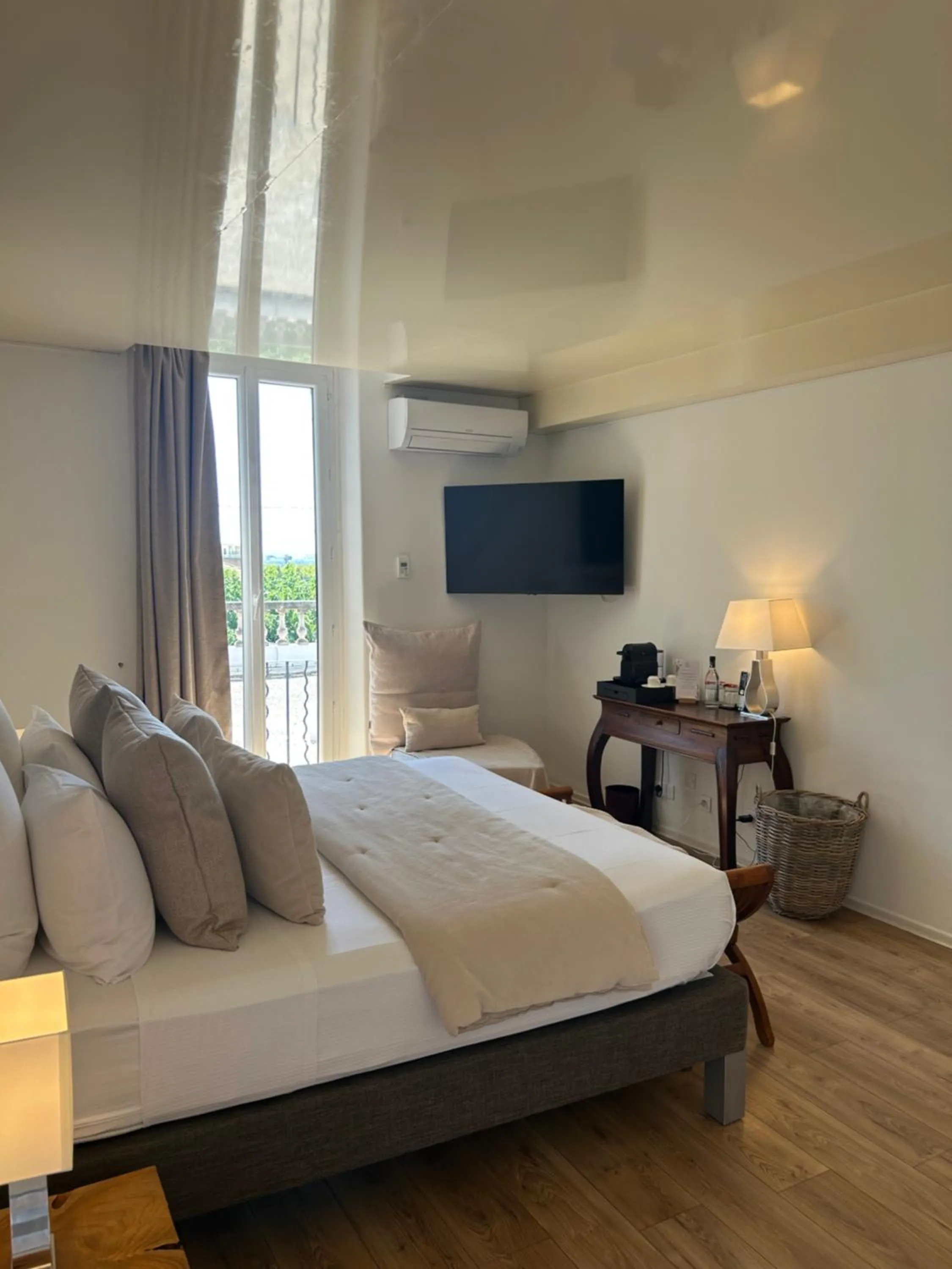 Bed in Le Mas Angelussi - Le Clos du Soleil