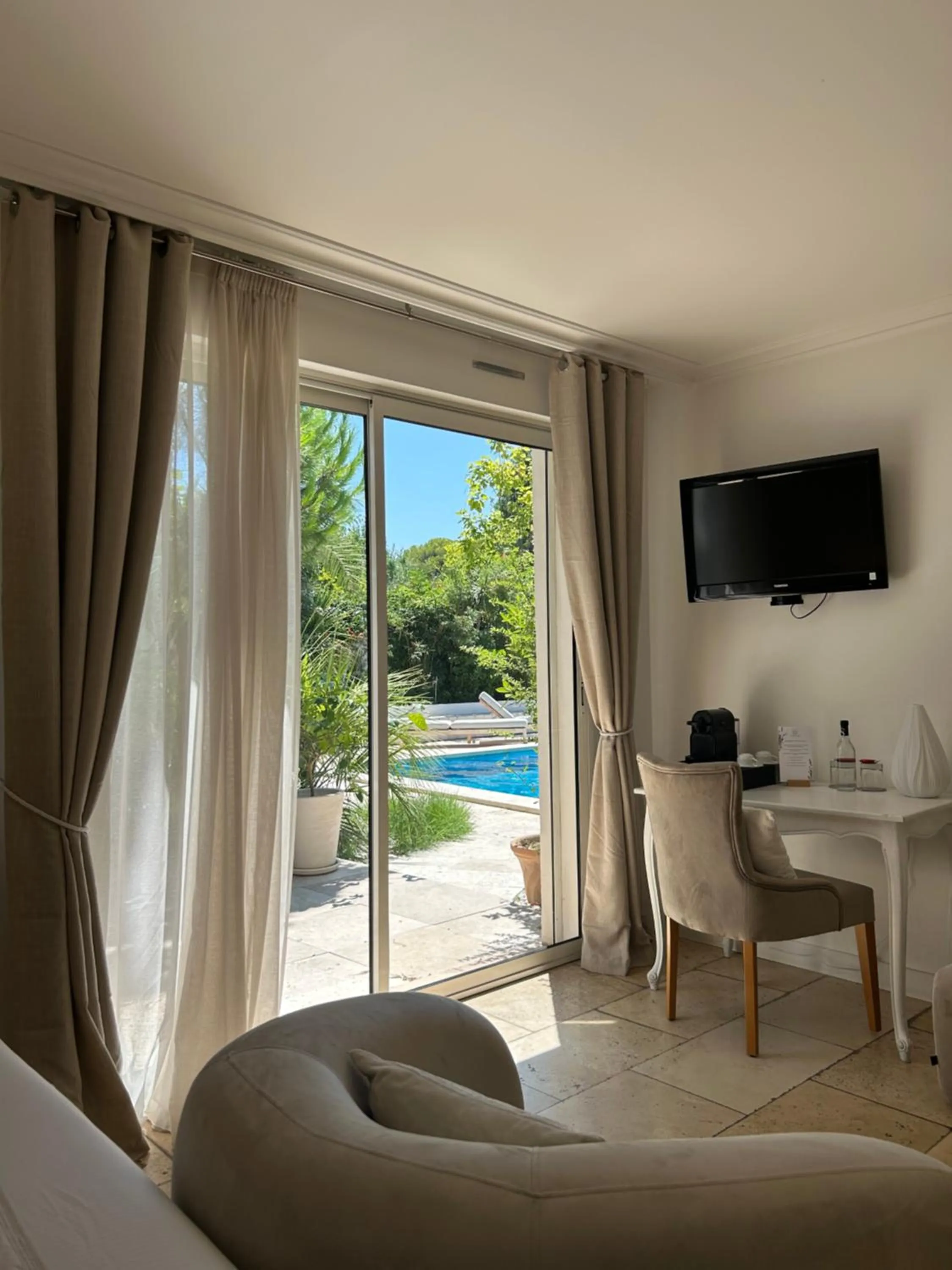 Bed in Le Mas Angelussi - Le Clos du Soleil