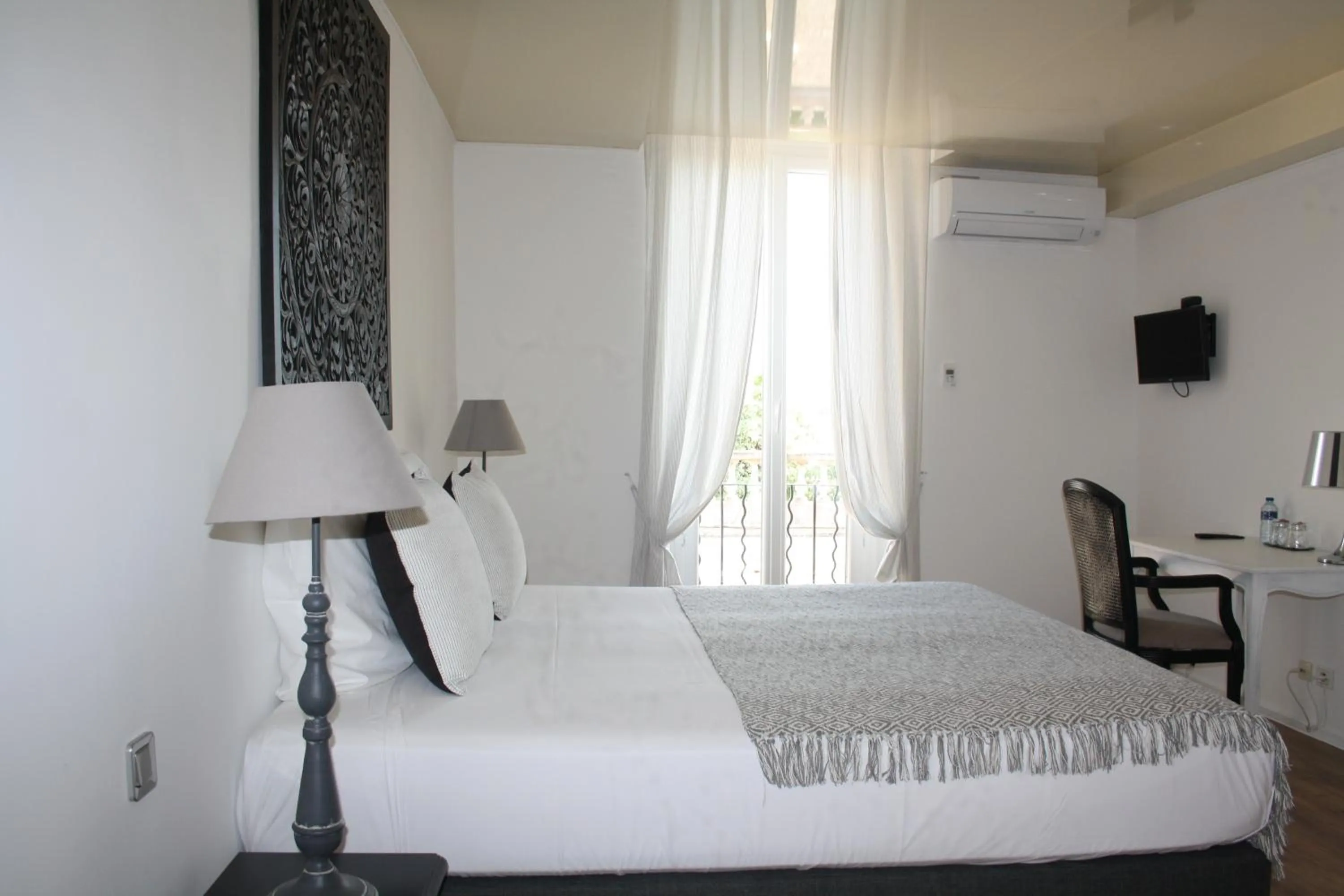 Superior King Room in Le Mas Angelussi - Le Clos du Soleil