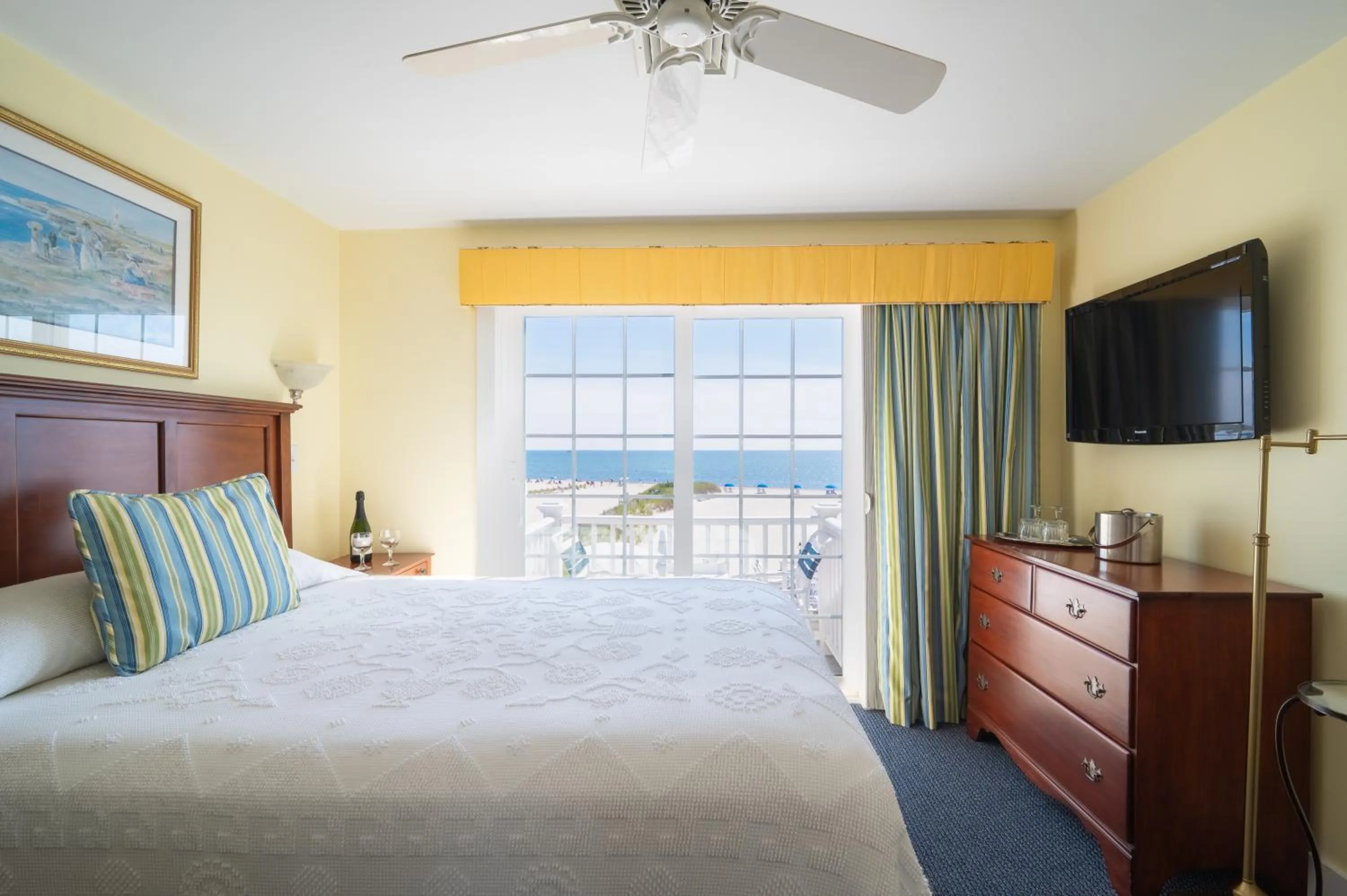 Bed in Winstead Beach Resort