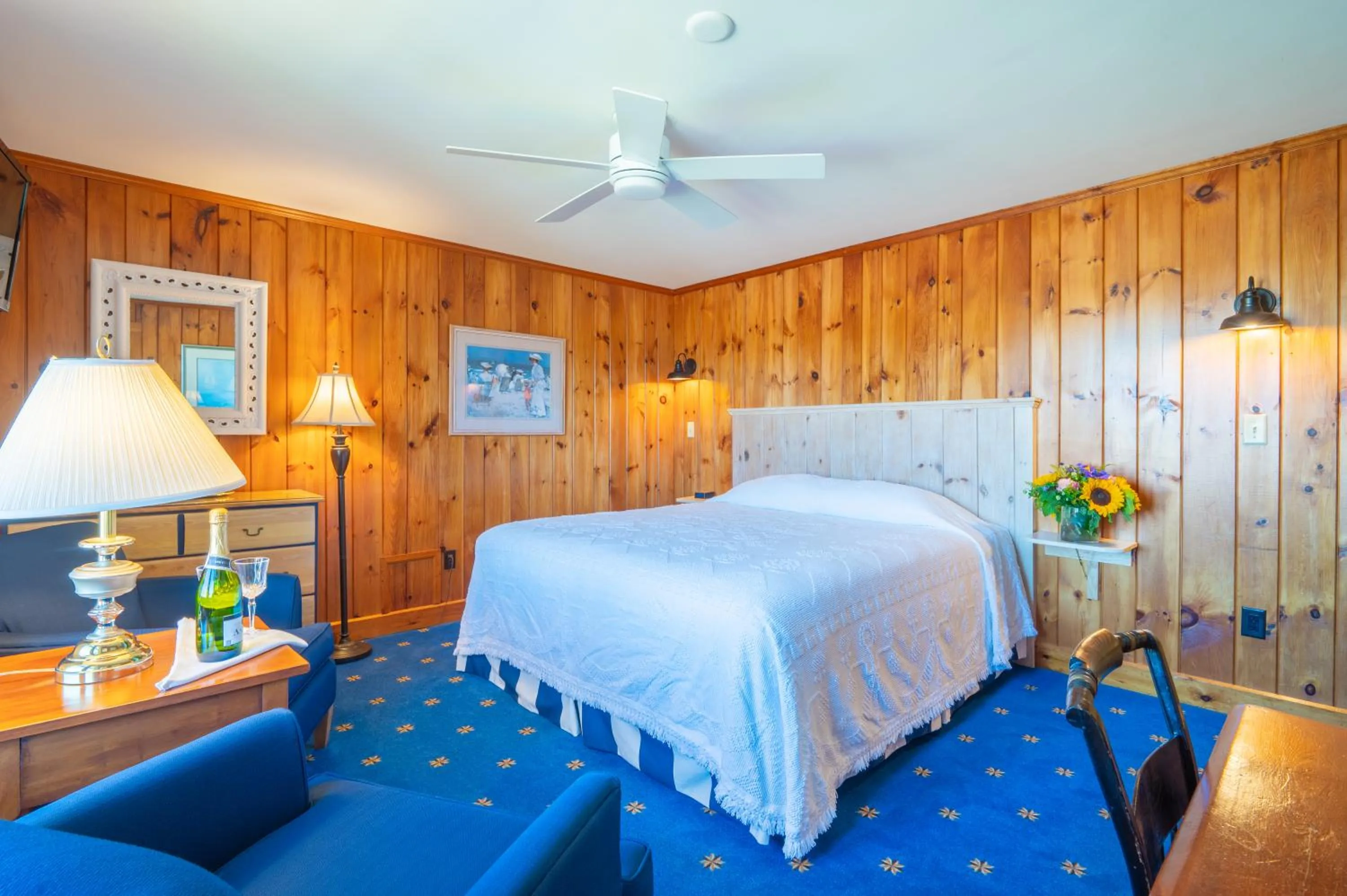 Bed in Winstead Beach Resort