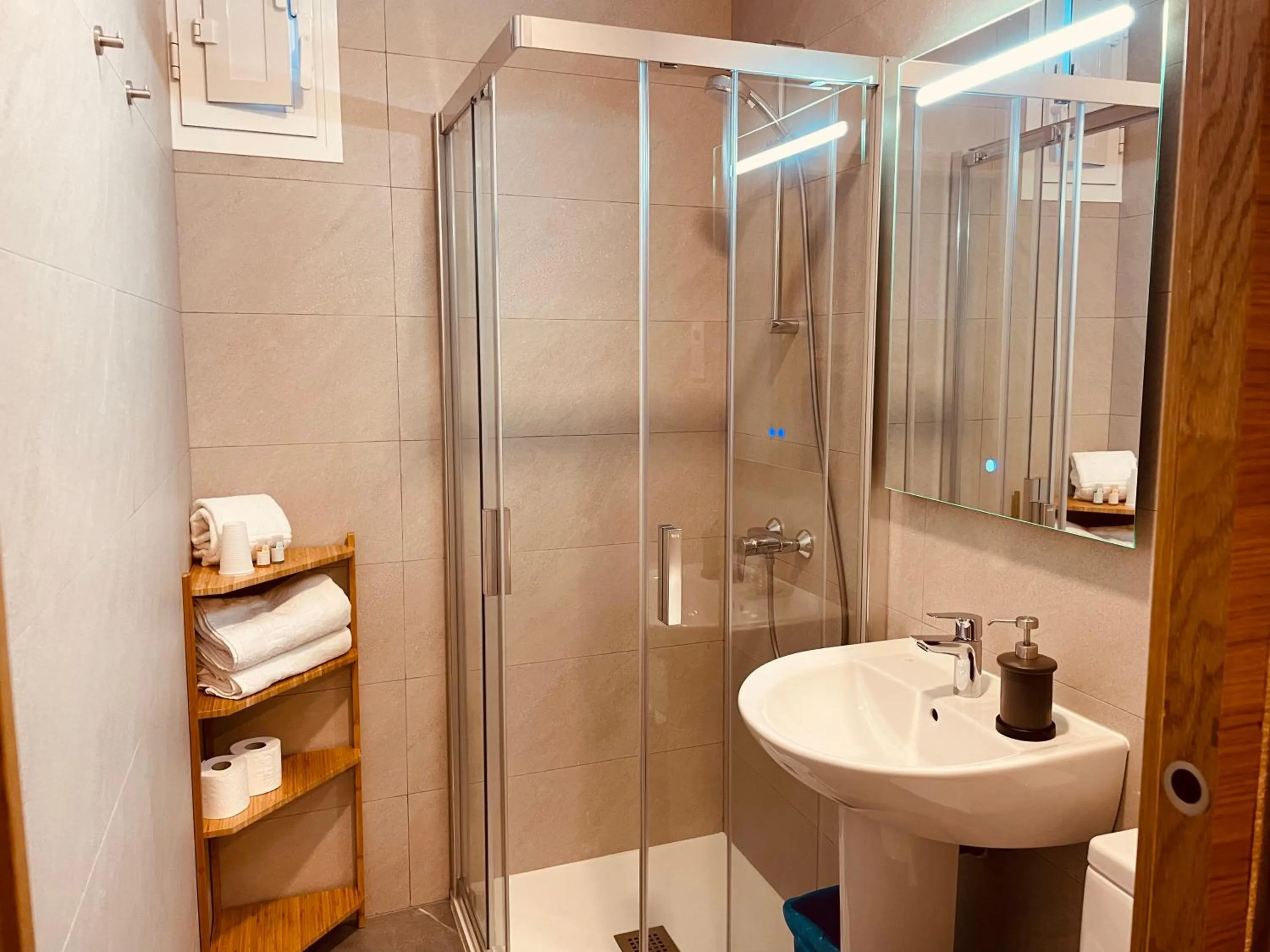 Bathroom in Hostal Patria Madrid