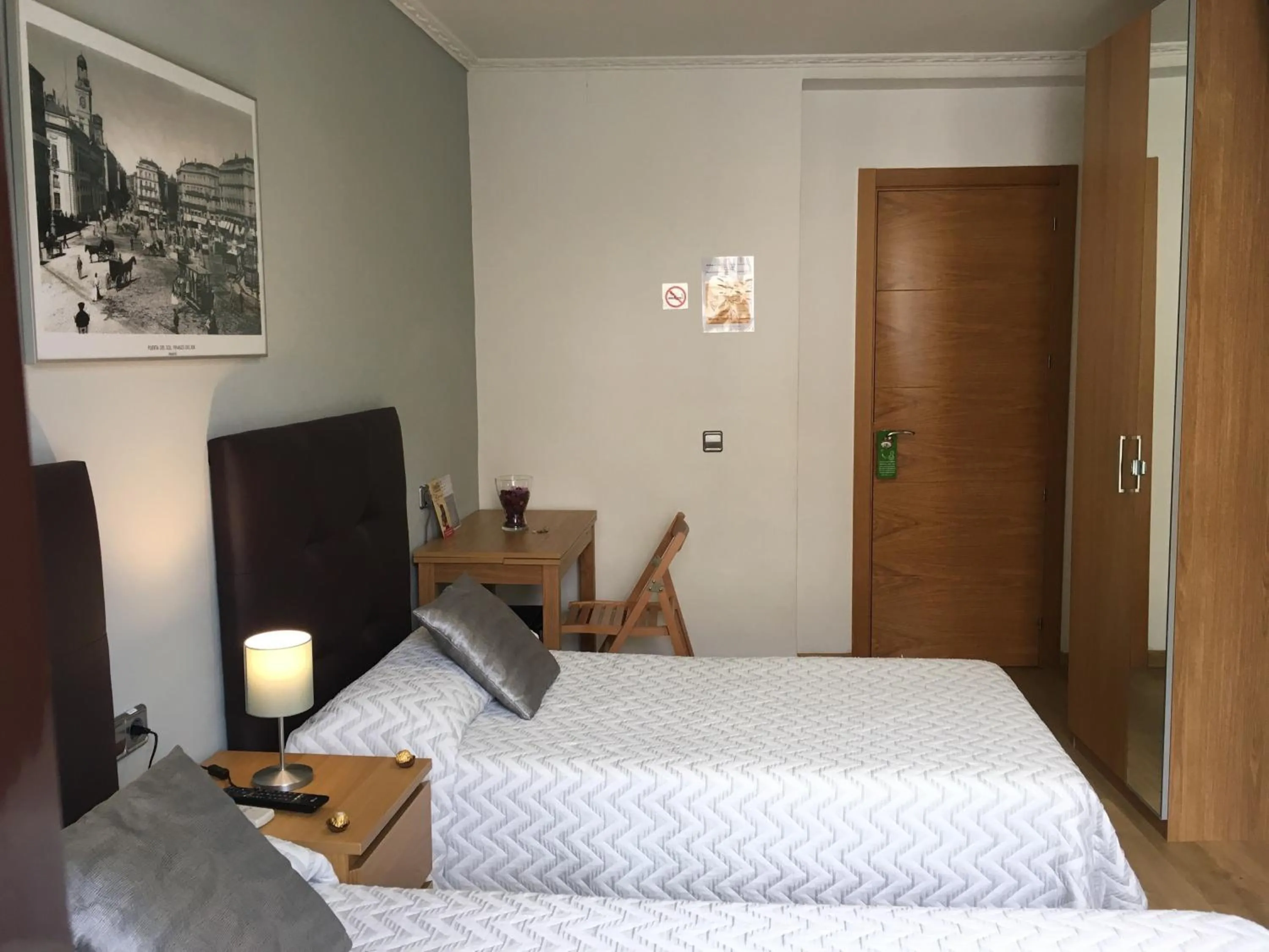 Photo of the whole room, Bed in Hostal Patria Madrid