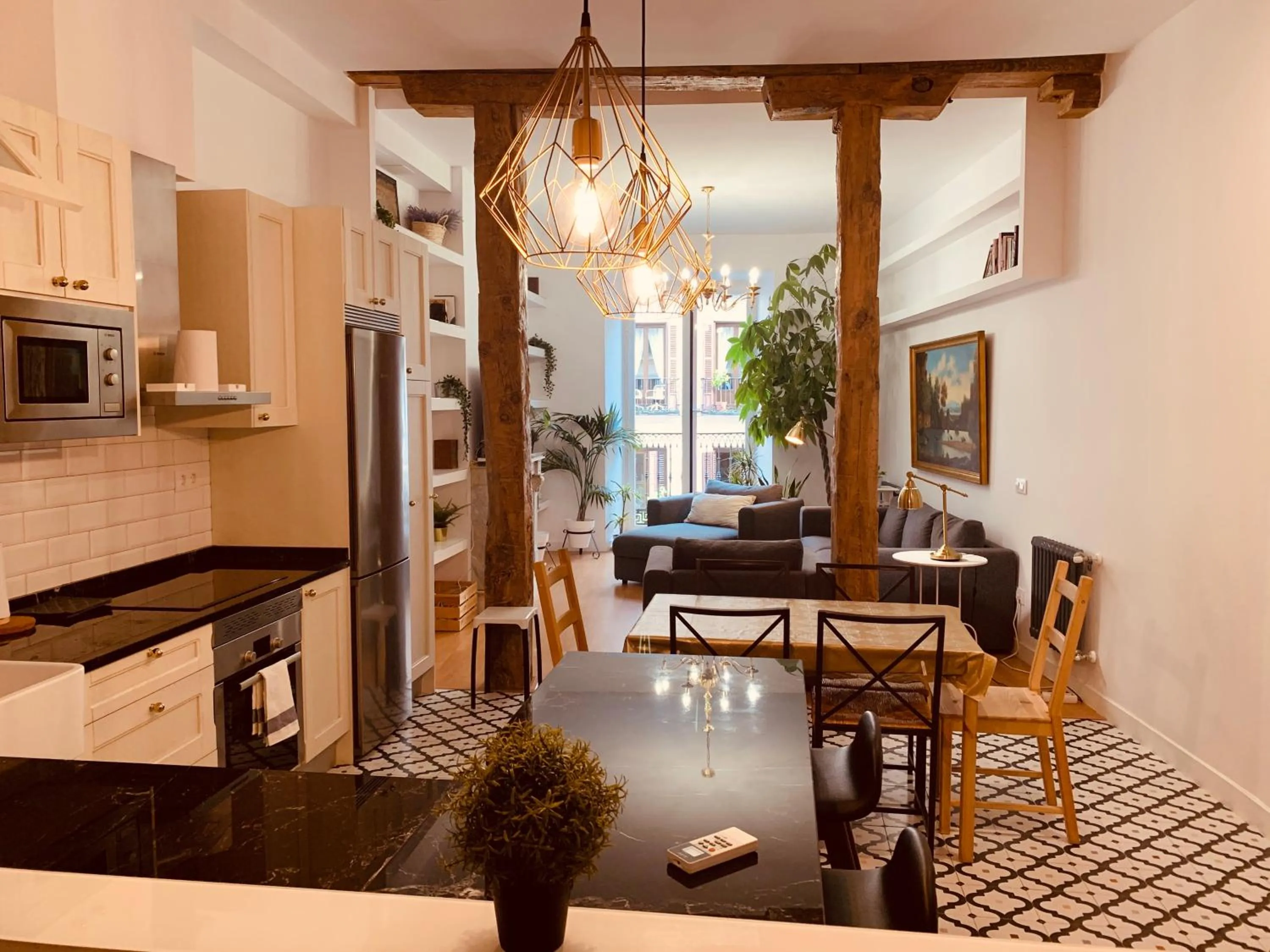 Photo of the whole room in Hostal Patria Madrid