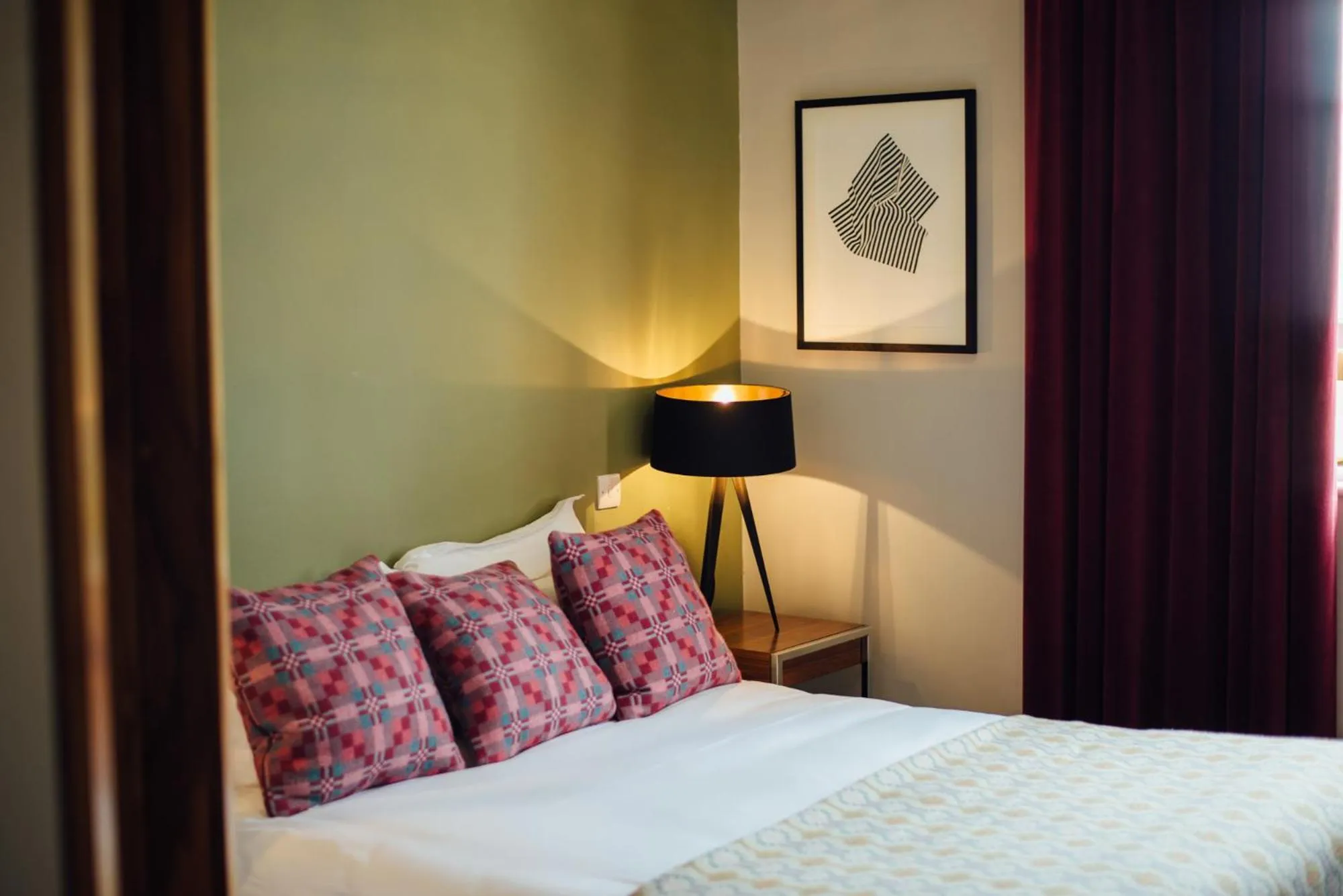 Bed in Kings Arms Hotel