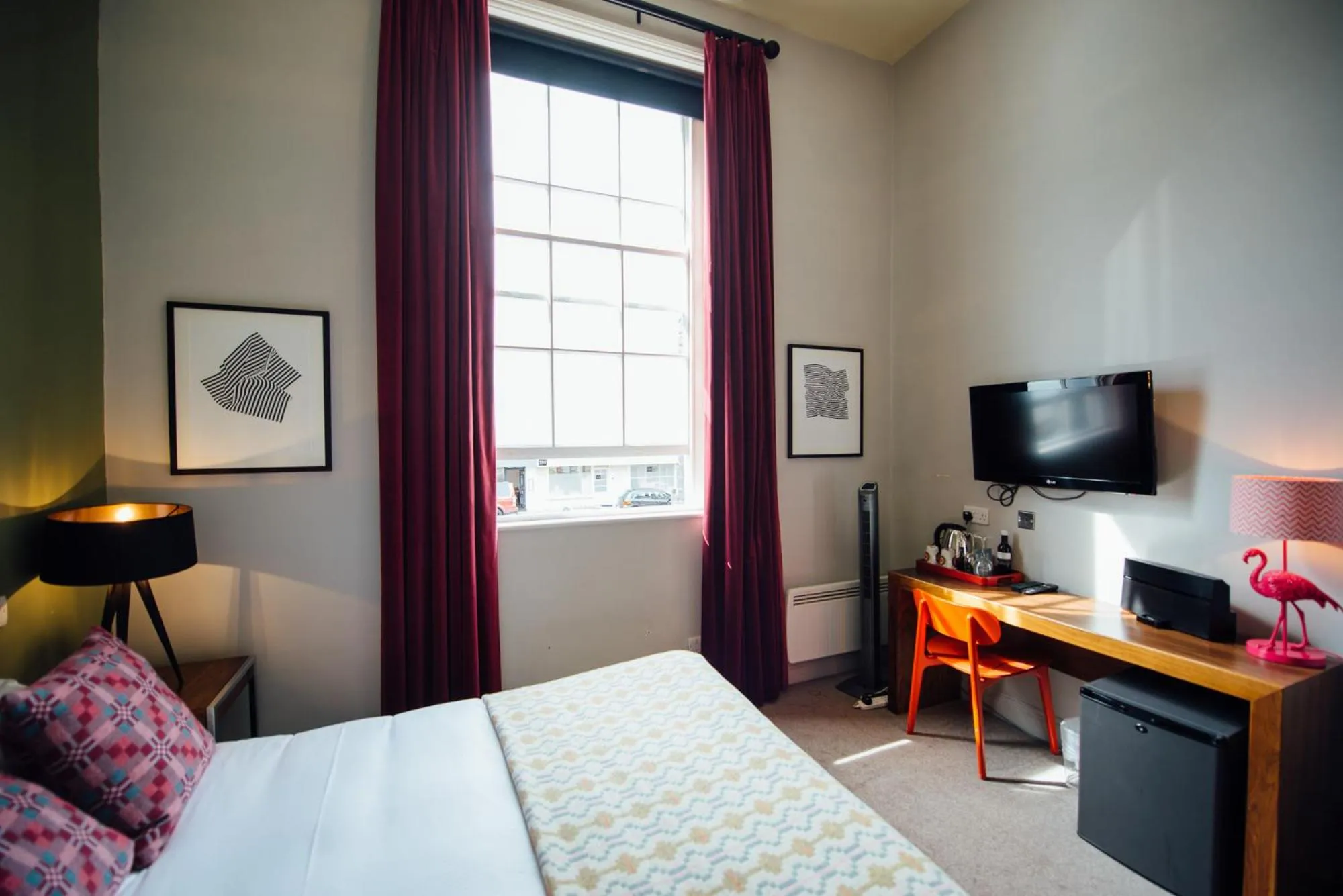 Bed in Kings Arms Hotel