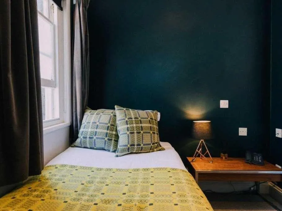 Bed in Kings Arms Hotel