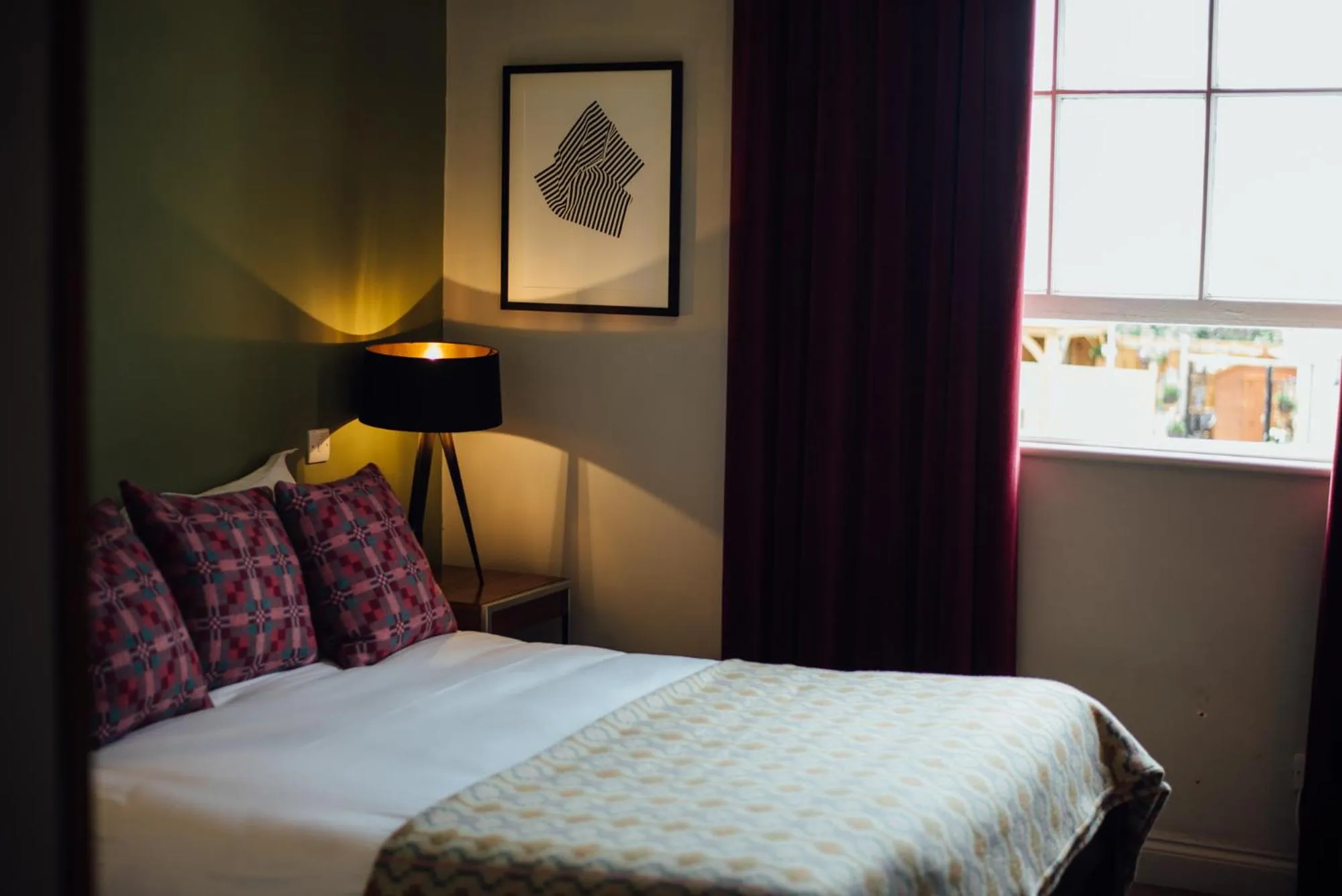 Bed in Kings Arms Hotel