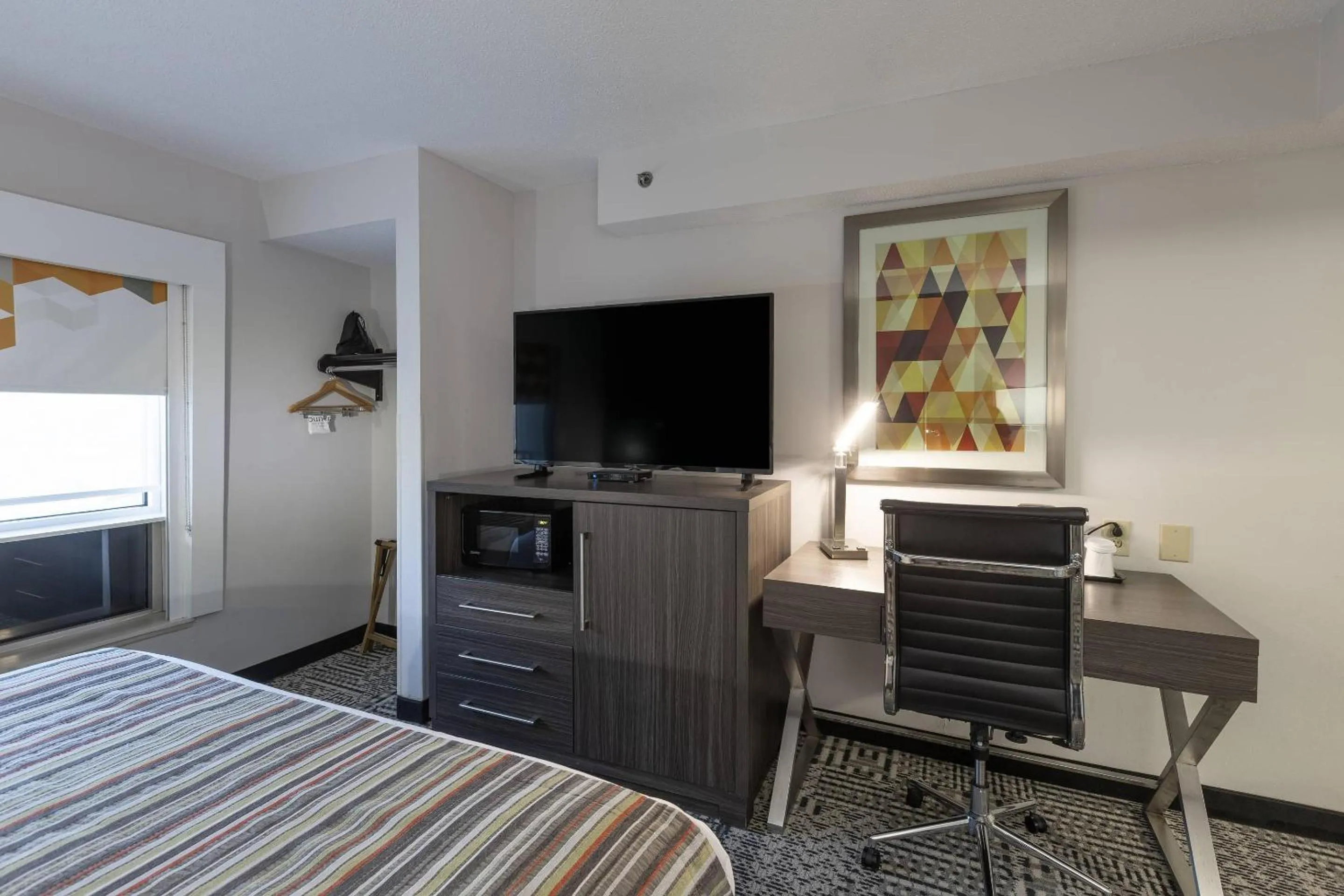 Bedroom, Bed in Country Inn & Suites by Radisson, Lake Norman Huntersville, NC