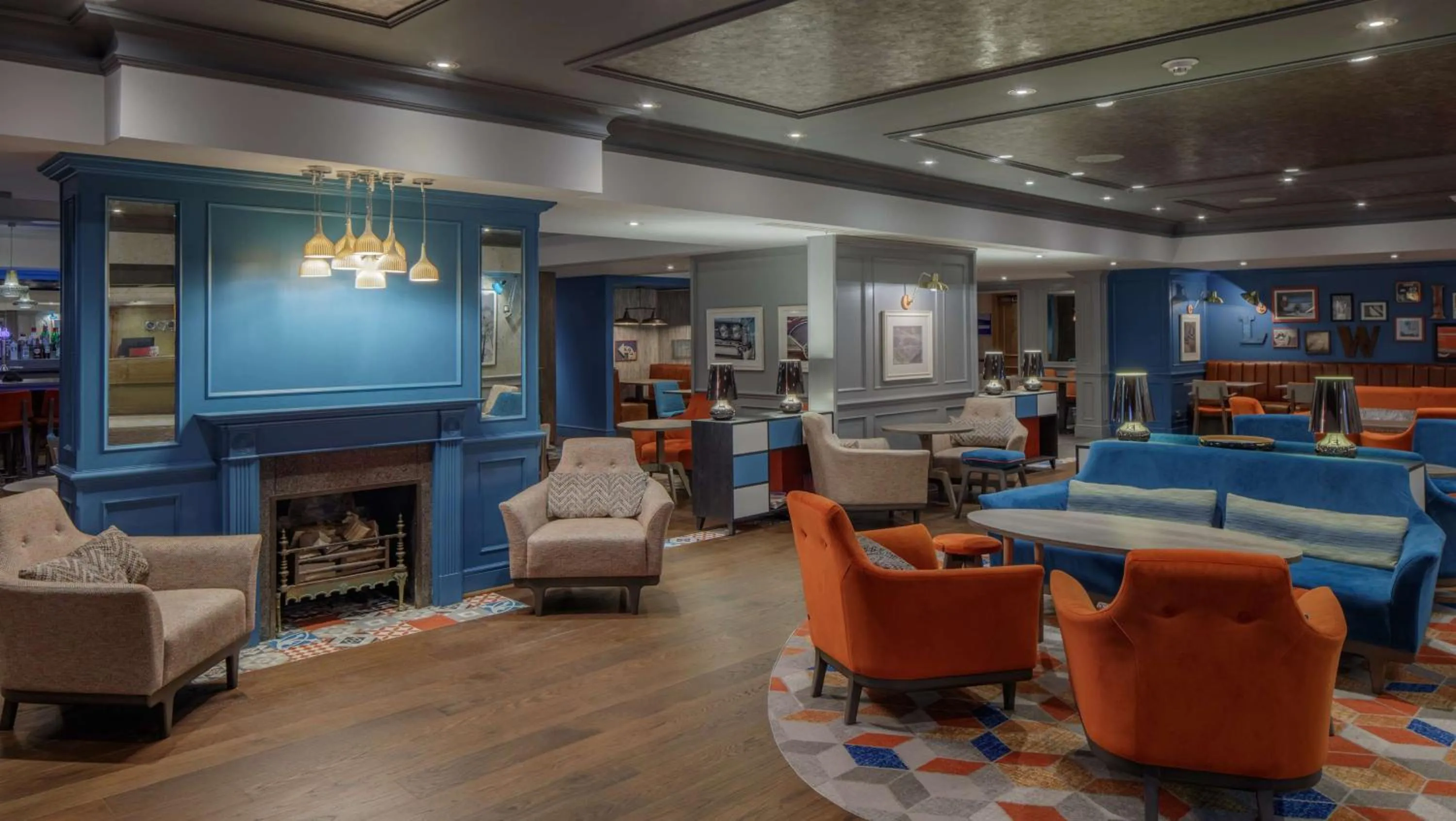 Restaurant/places to eat in Hilton East Midlands Airport