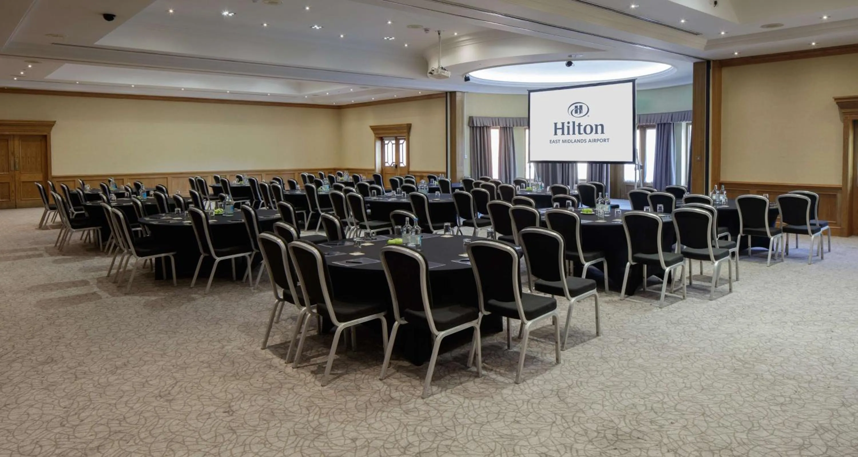 Meeting/conference room in Hilton East Midlands Airport