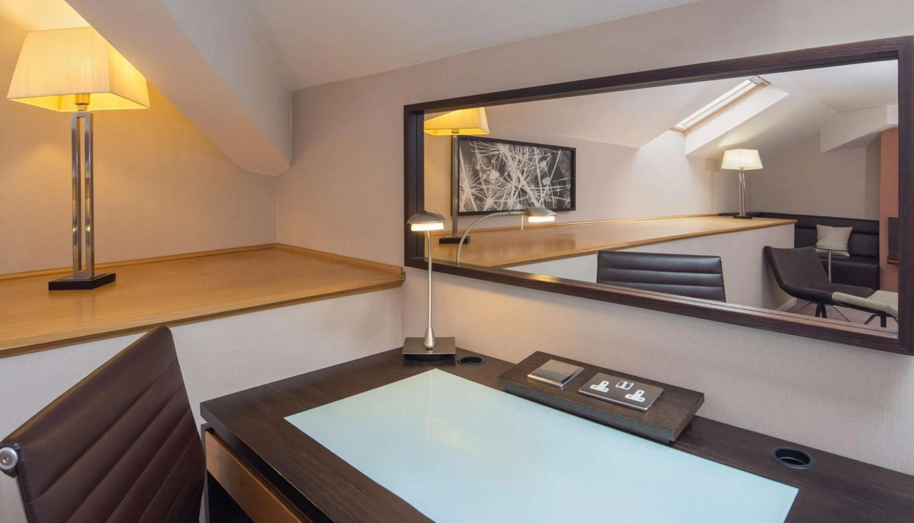 Kitchen or kitchenette in Hilton East Midlands Airport