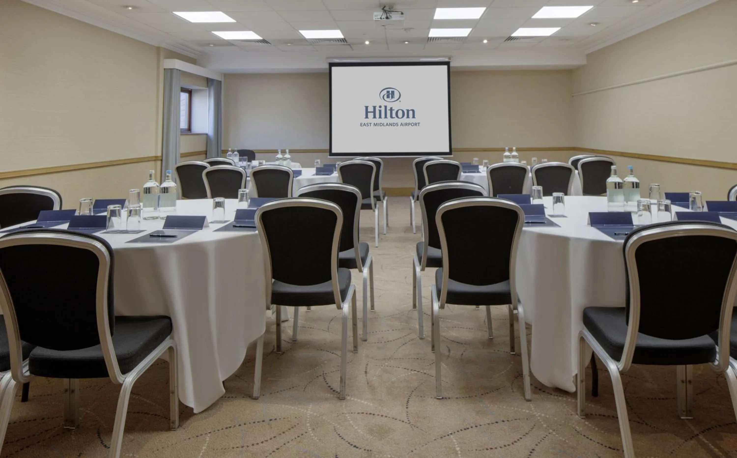 Meeting/conference room in Hilton East Midlands Airport