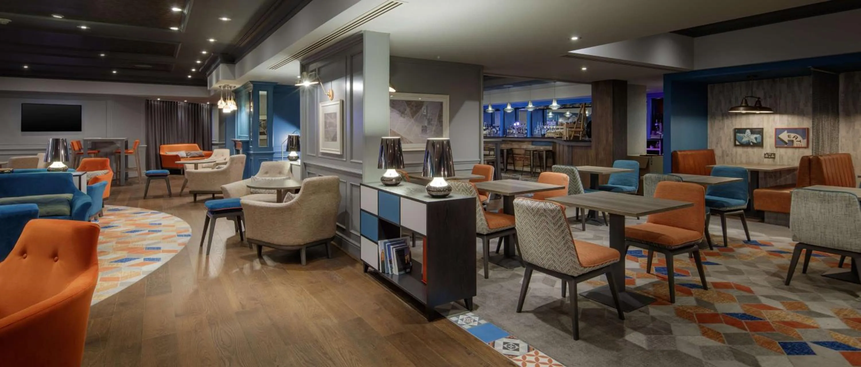 Restaurant/places to eat in Hilton East Midlands Airport