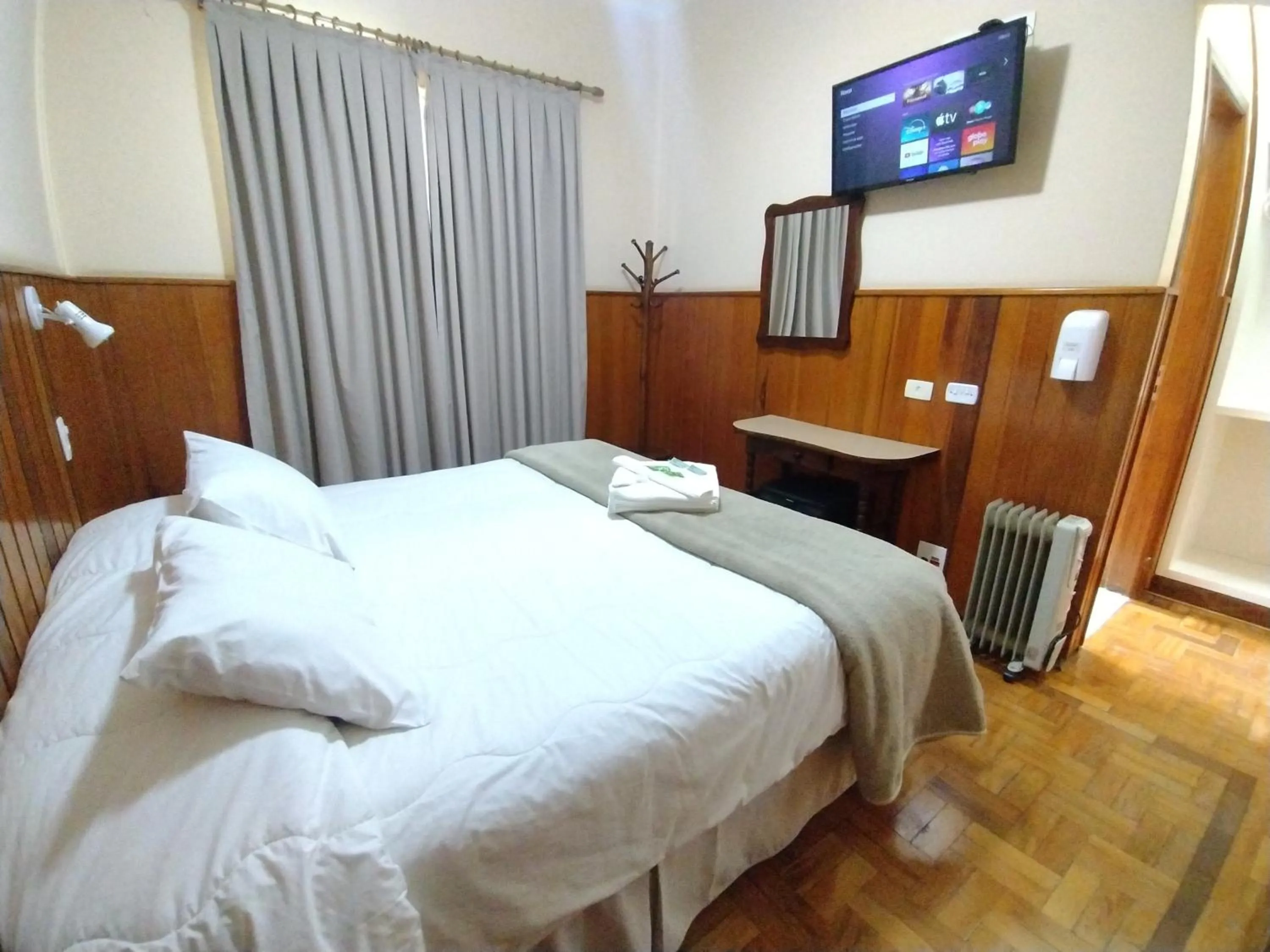 TV and multimedia, Bed in Hotel Casa São José