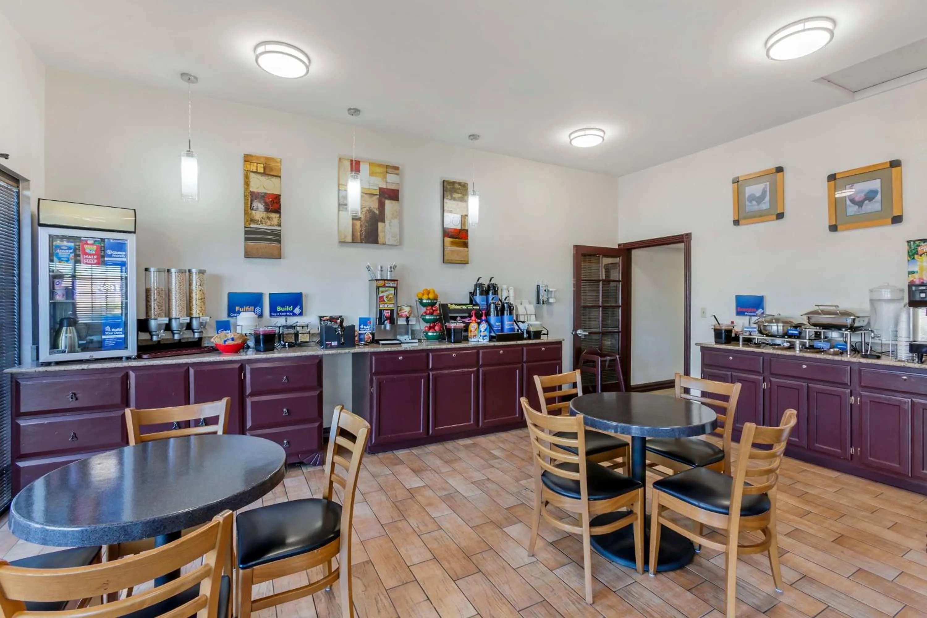 Breakfast in Best Western Superstition Springs Inn