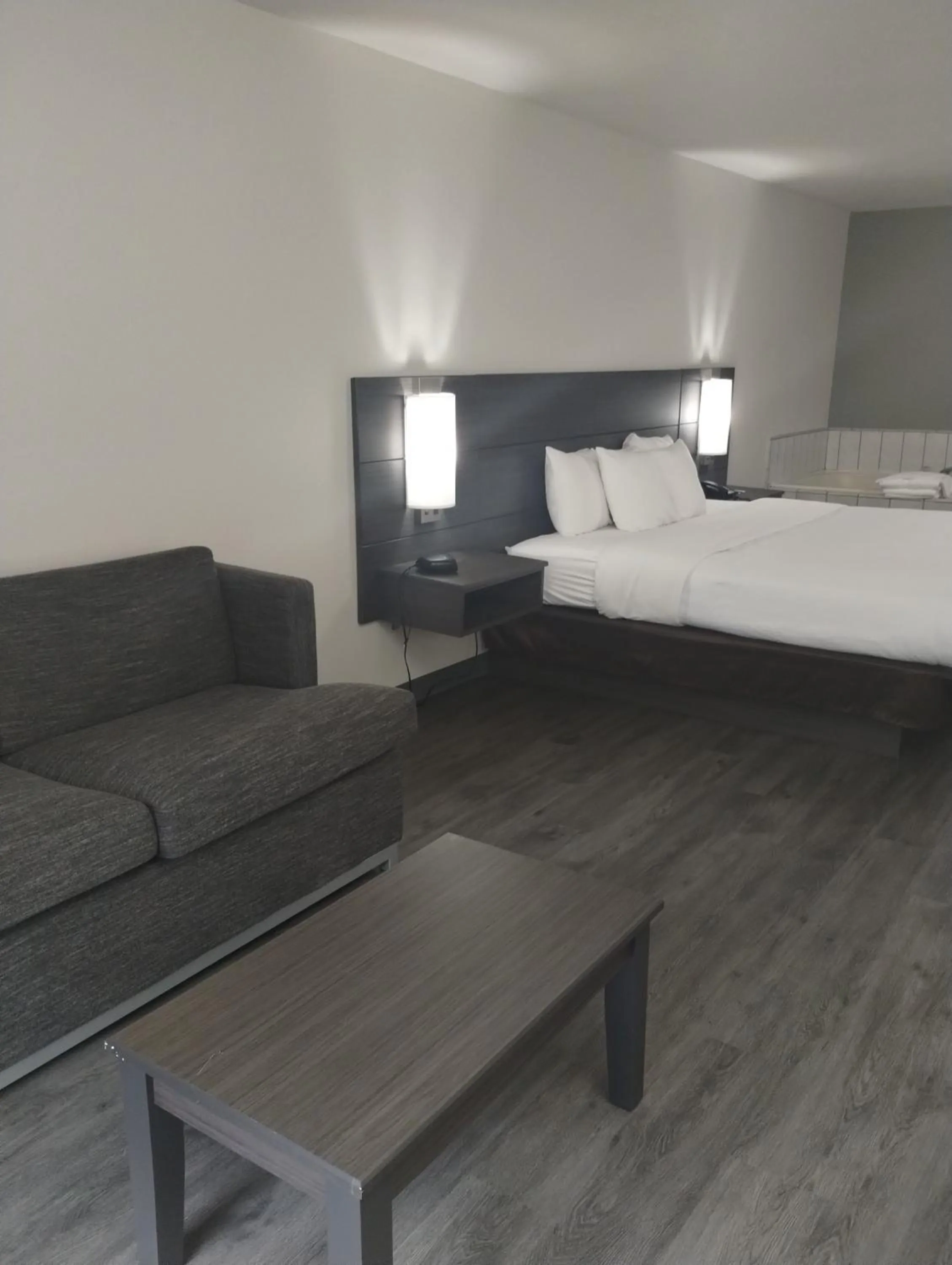 Living room in Quality Inn & Suites Wilsonville