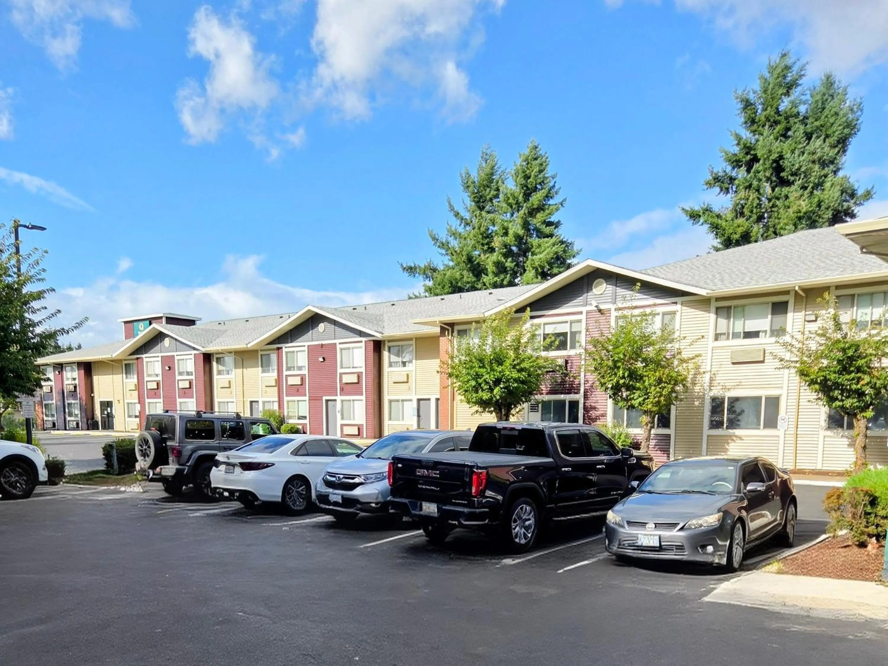 Property building in Quality Inn & Suites Wilsonville