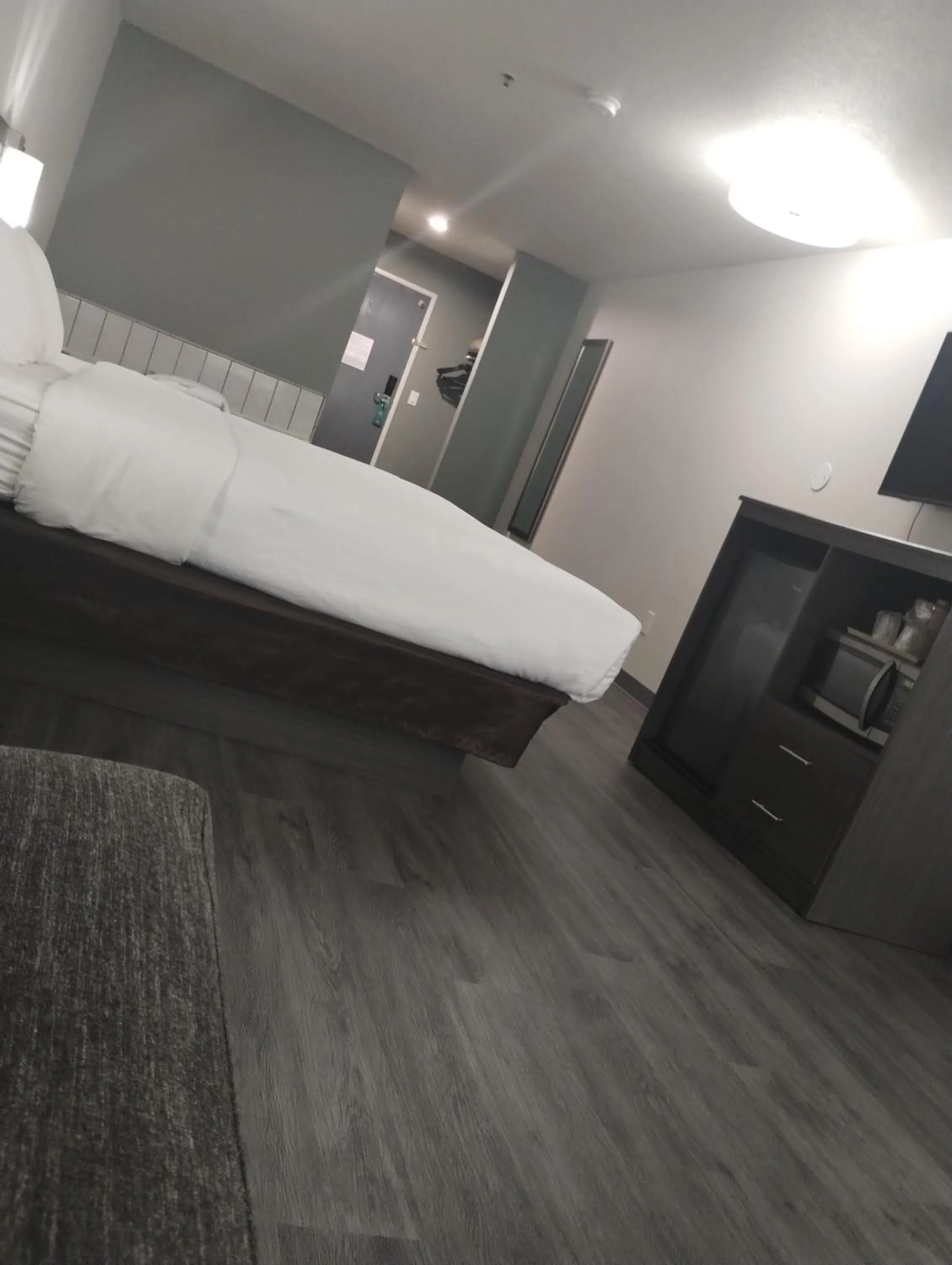 Bedroom, Bed in Quality Inn & Suites Wilsonville