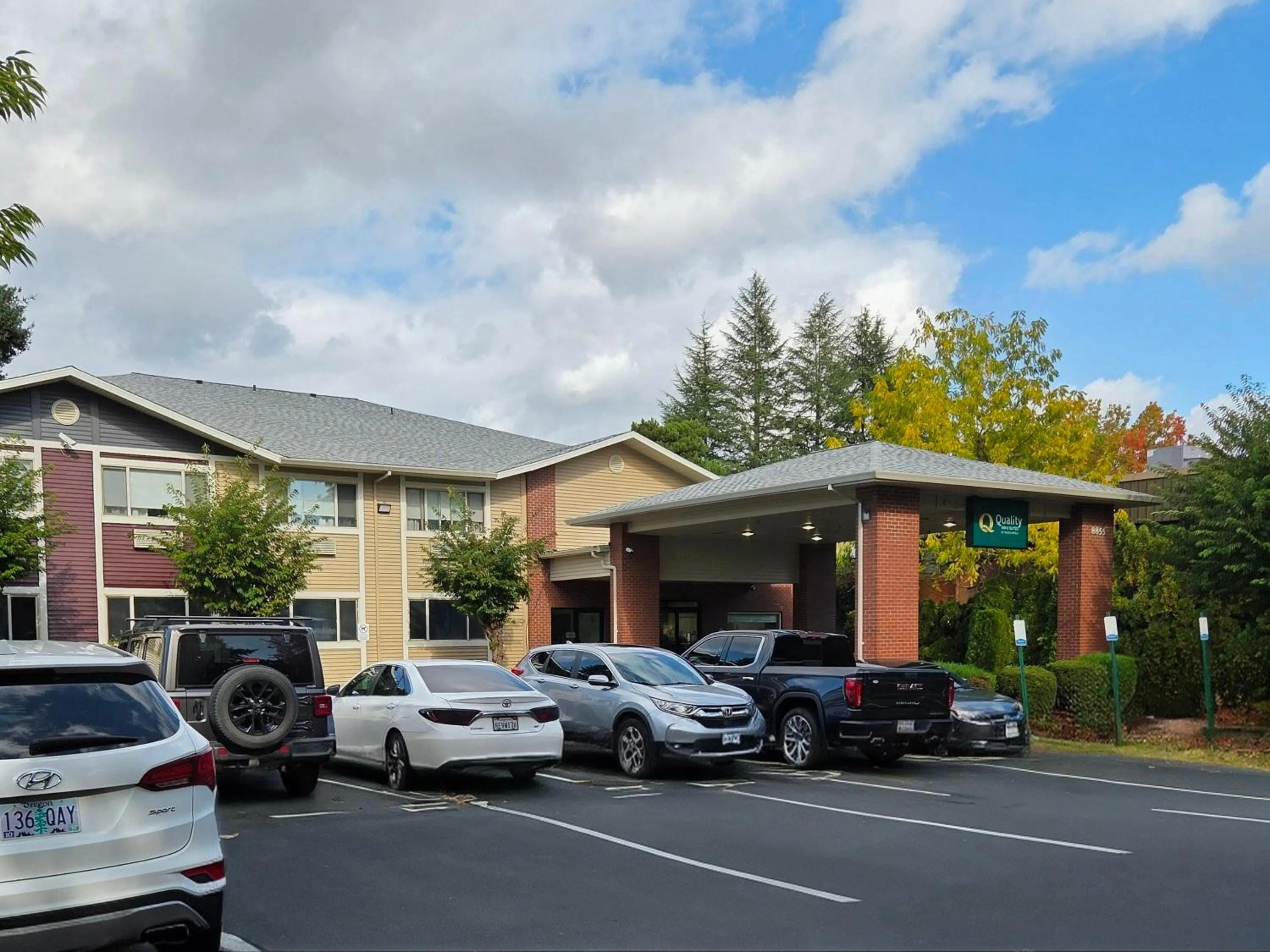 Property building in Quality Inn & Suites Wilsonville