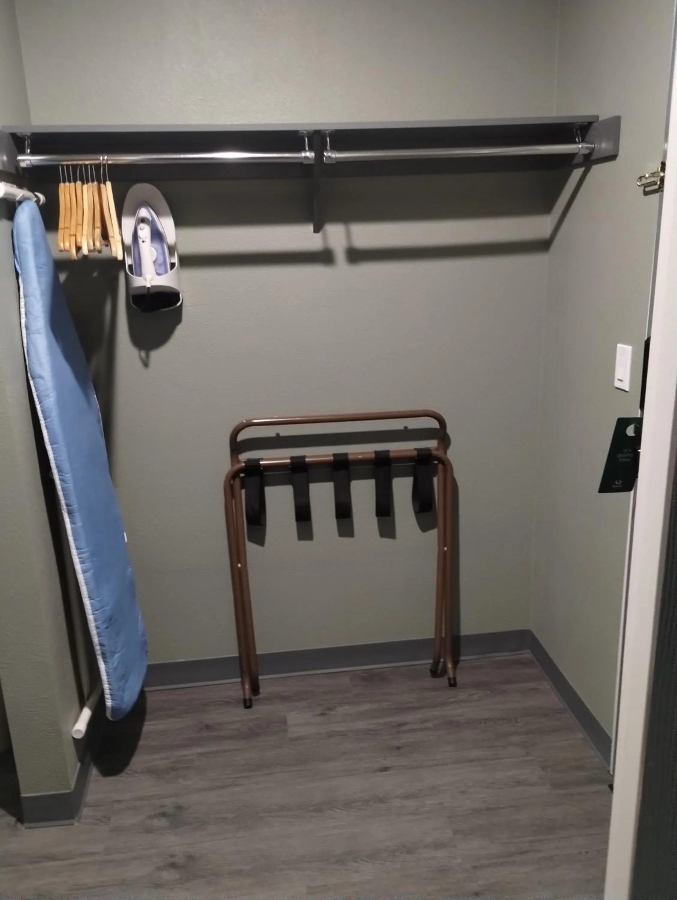 Bed in Quality Inn & Suites Wilsonville