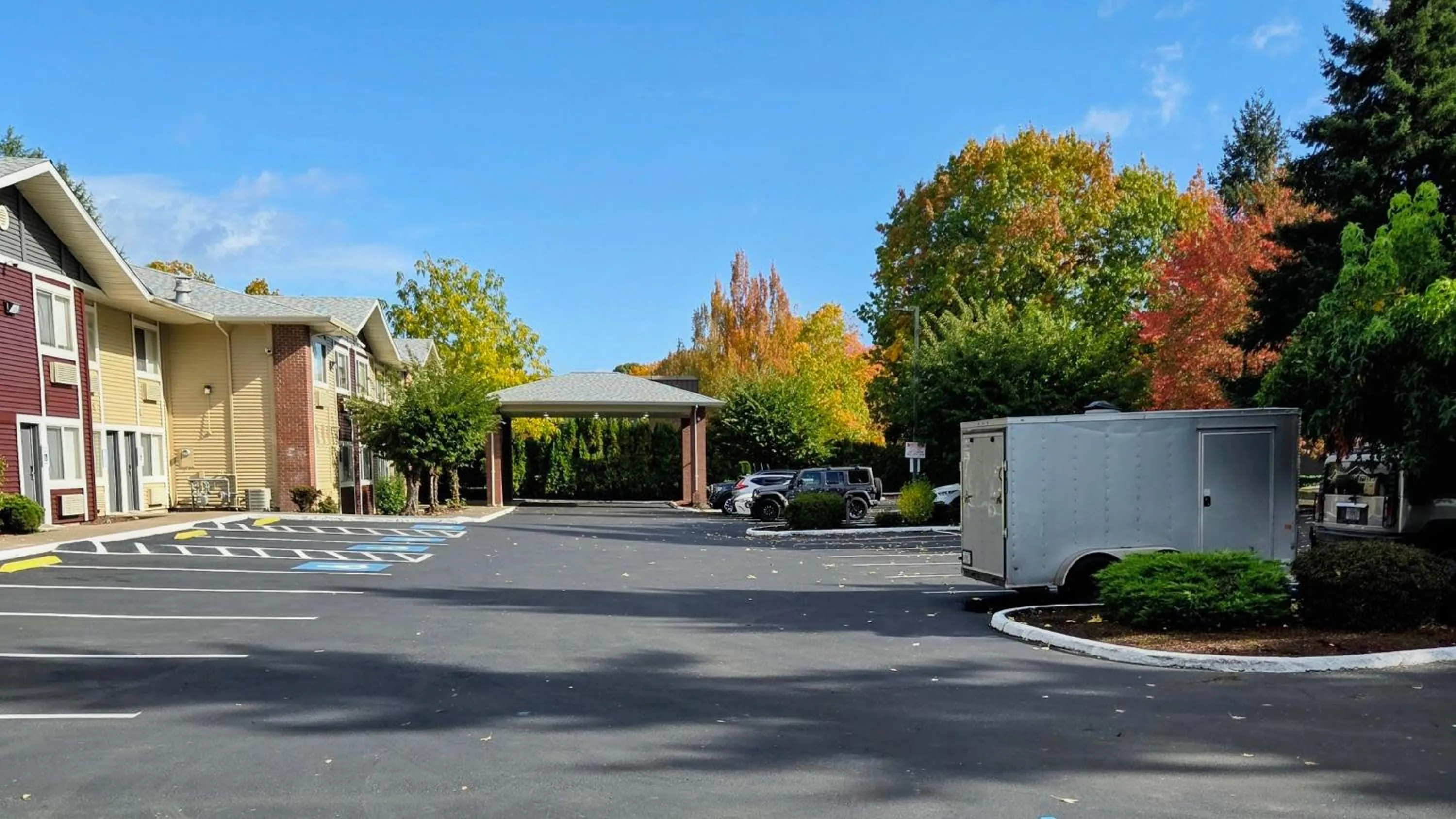 Property building in Quality Inn & Suites Wilsonville