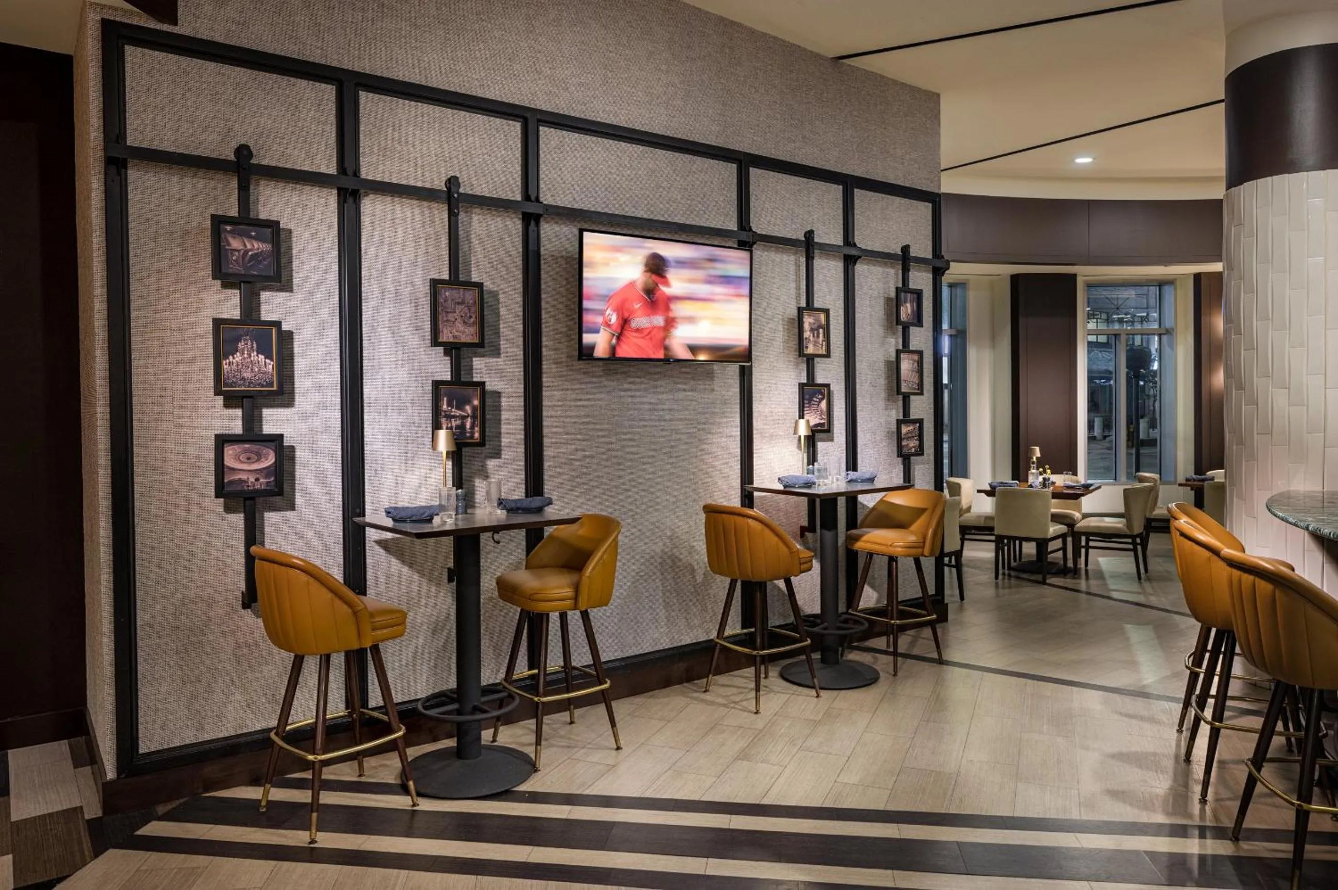 Restaurant/places to eat in Crowne Plaza Cleveland at Playhouse Square by IHG