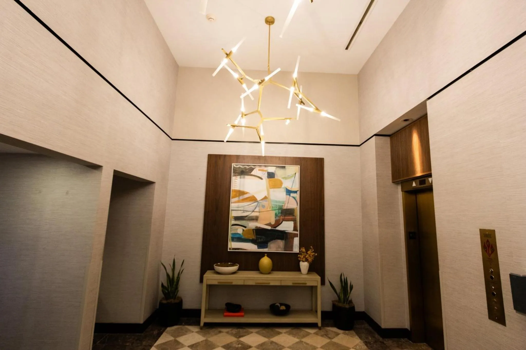Lobby or reception in Crowne Plaza Cleveland at Playhouse Square by IHG