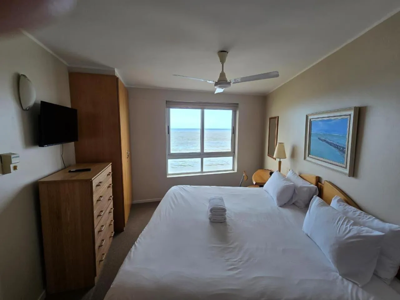 Sea view, Bed in False Bay Inn