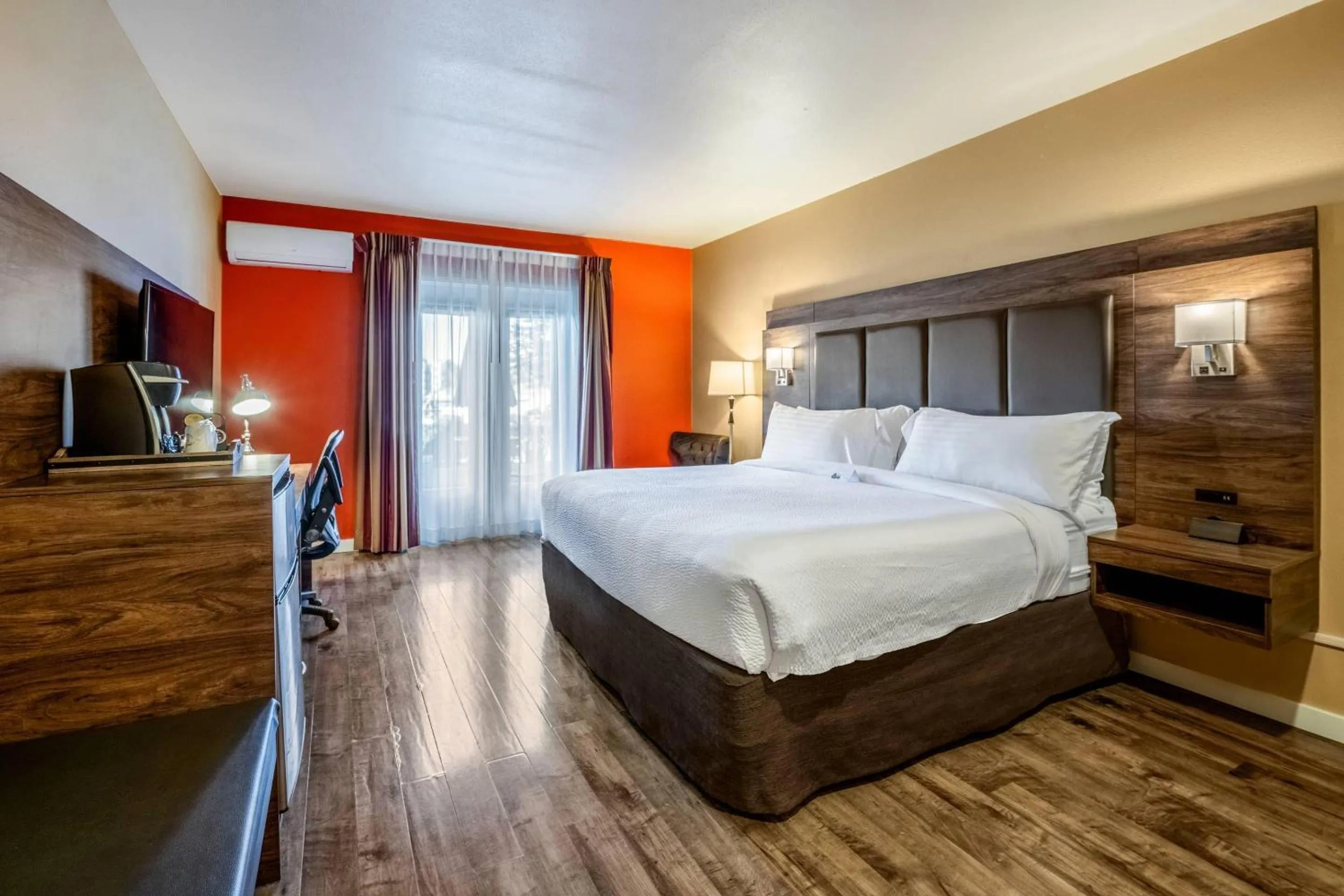 Bedroom, Bed in Inn at Port Gardner-Everett Waterfront, Ascend Hotel Collection