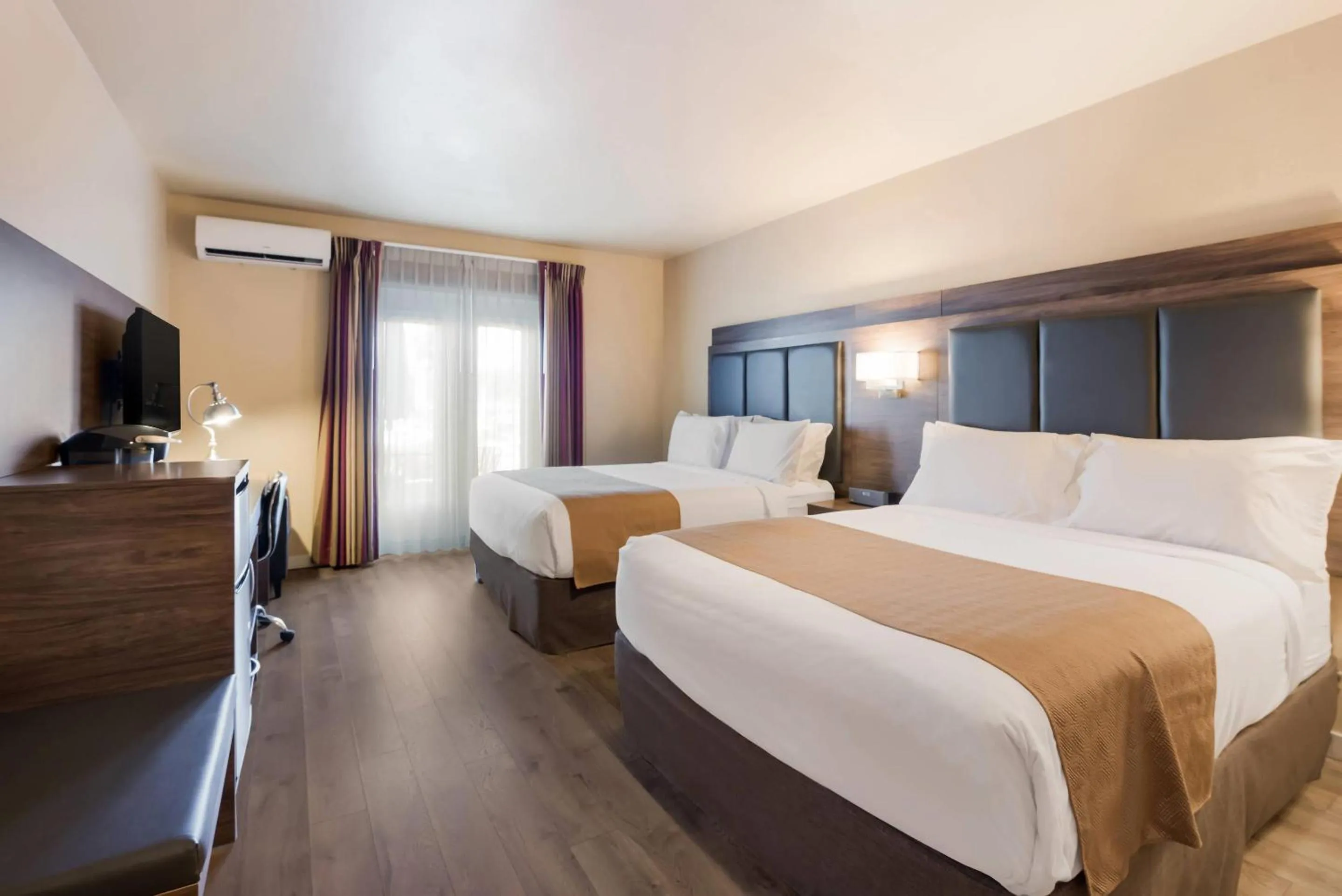 Bedroom, Bed in Inn at Port Gardner-Everett Waterfront, Ascend Hotel Collection