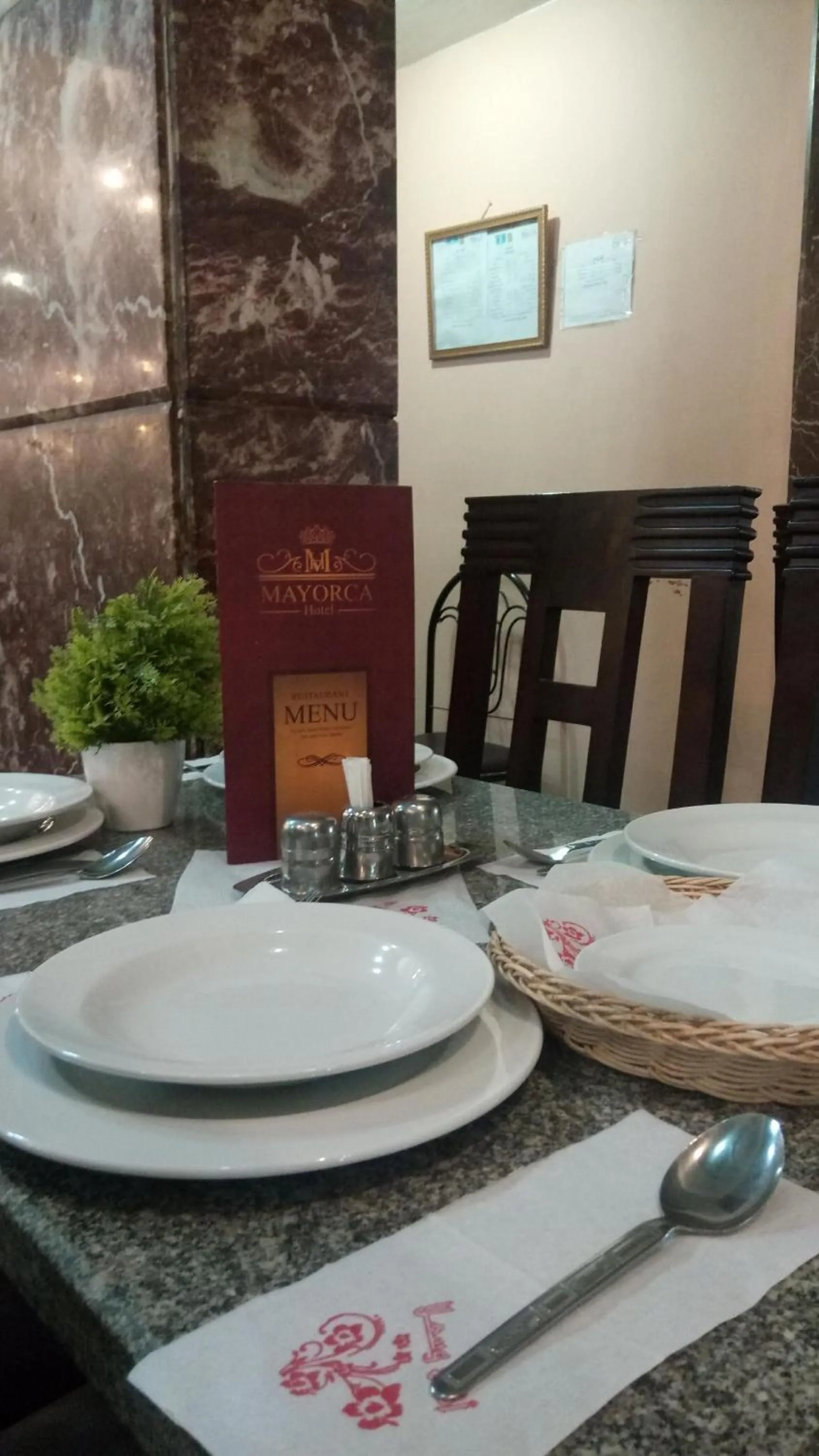 Restaurant/places to eat in Mayorca Hotel Cairo