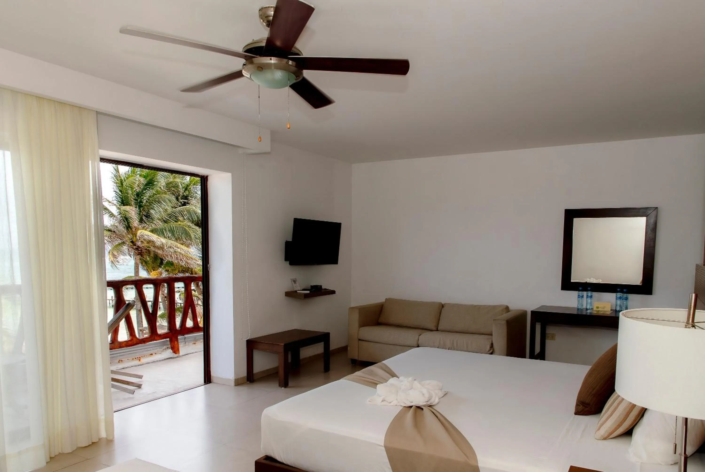 Bed in Quinto Sole Boutique Hotel Mahahual