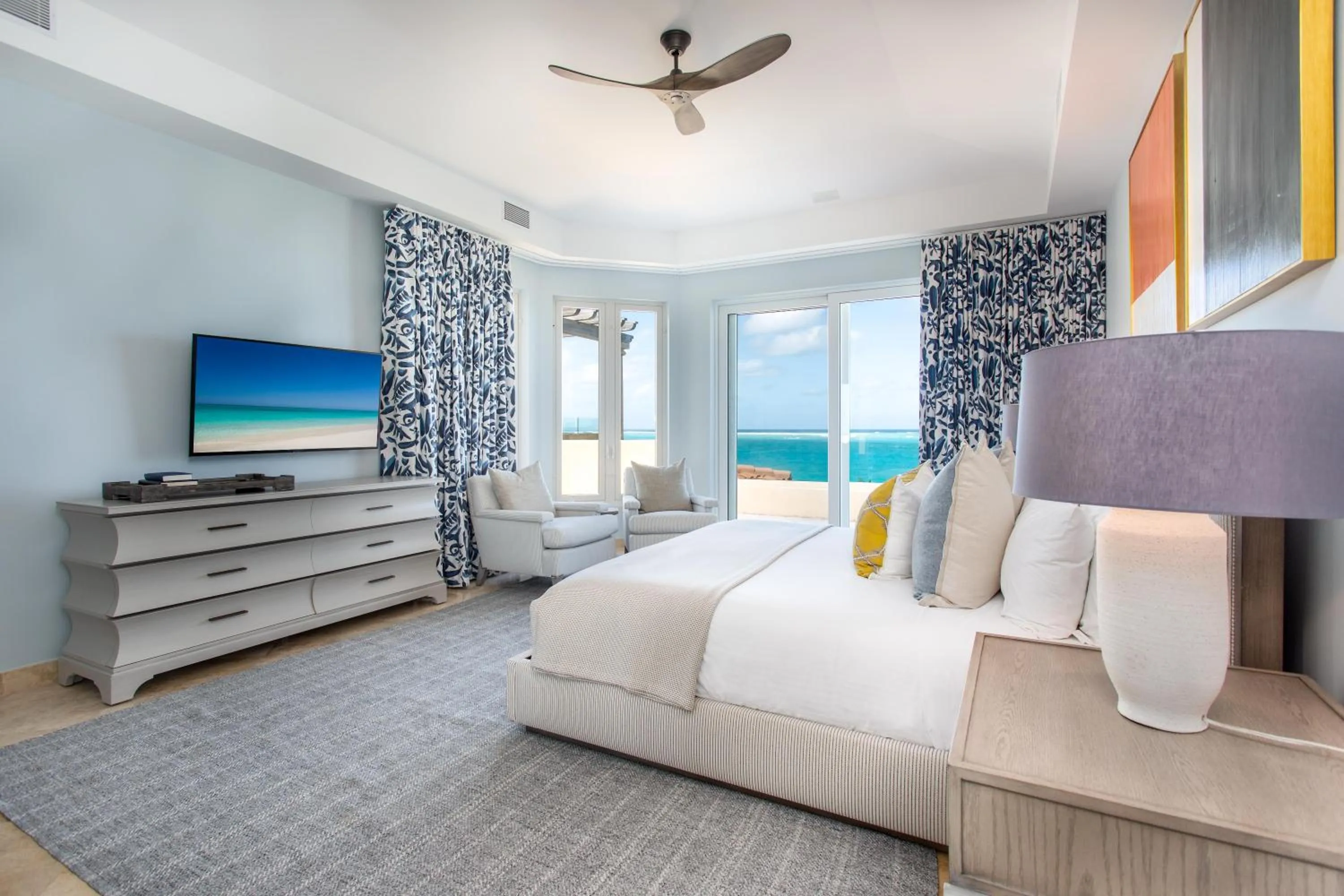 Bedroom, Bed in Grace Bay Club