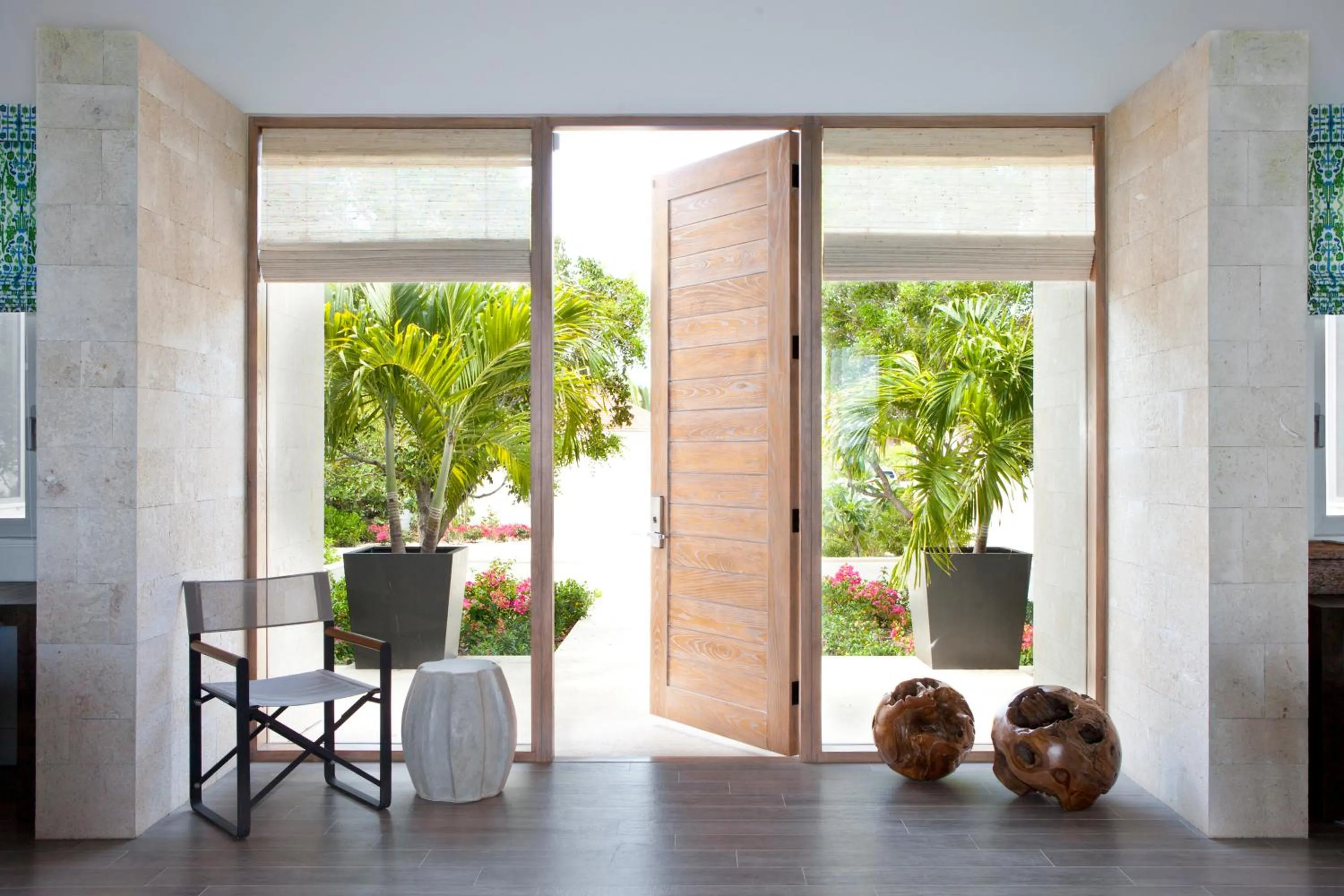 Facade/entrance in Grace Bay Club