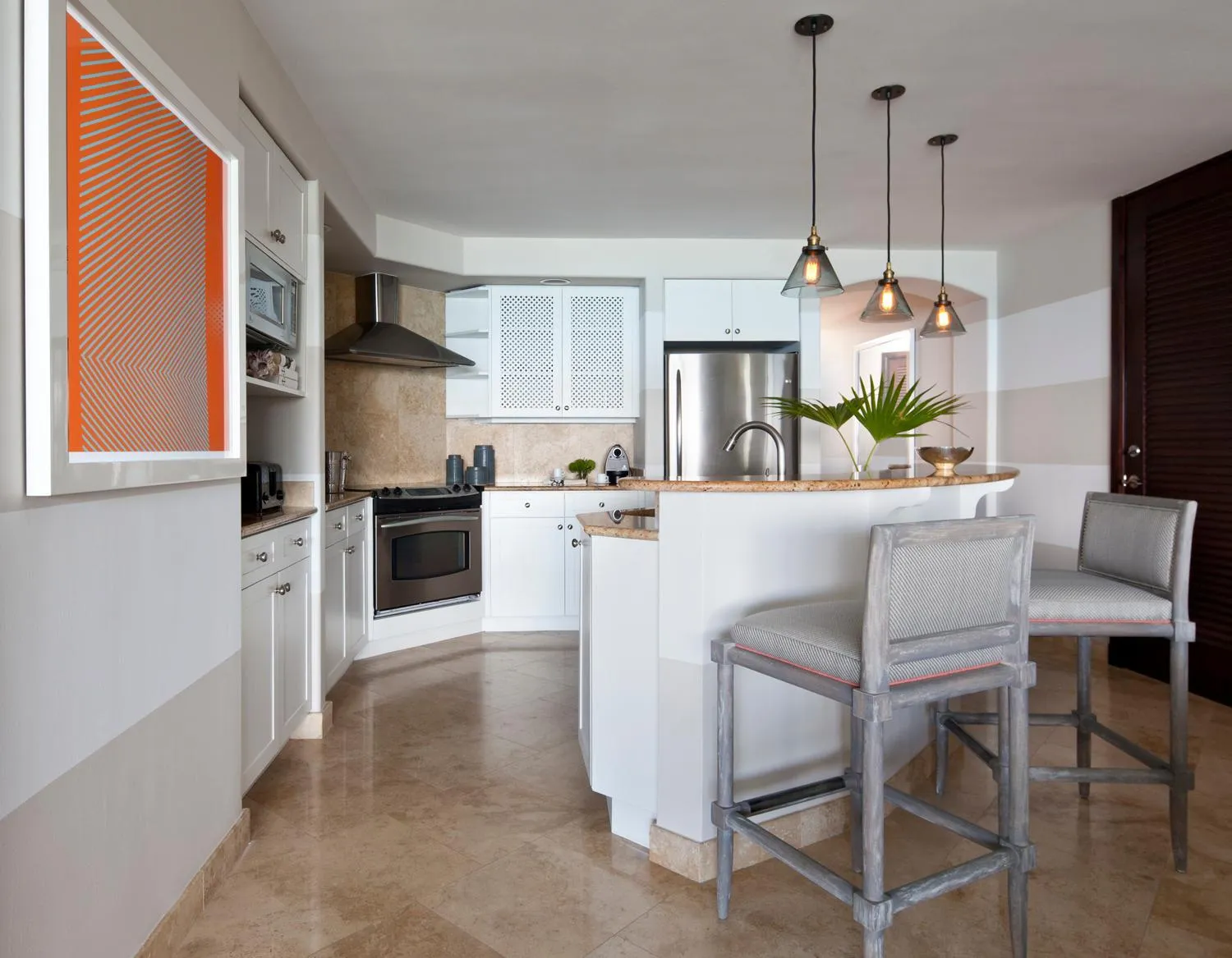 Kitchen or kitchenette in Grace Bay Club