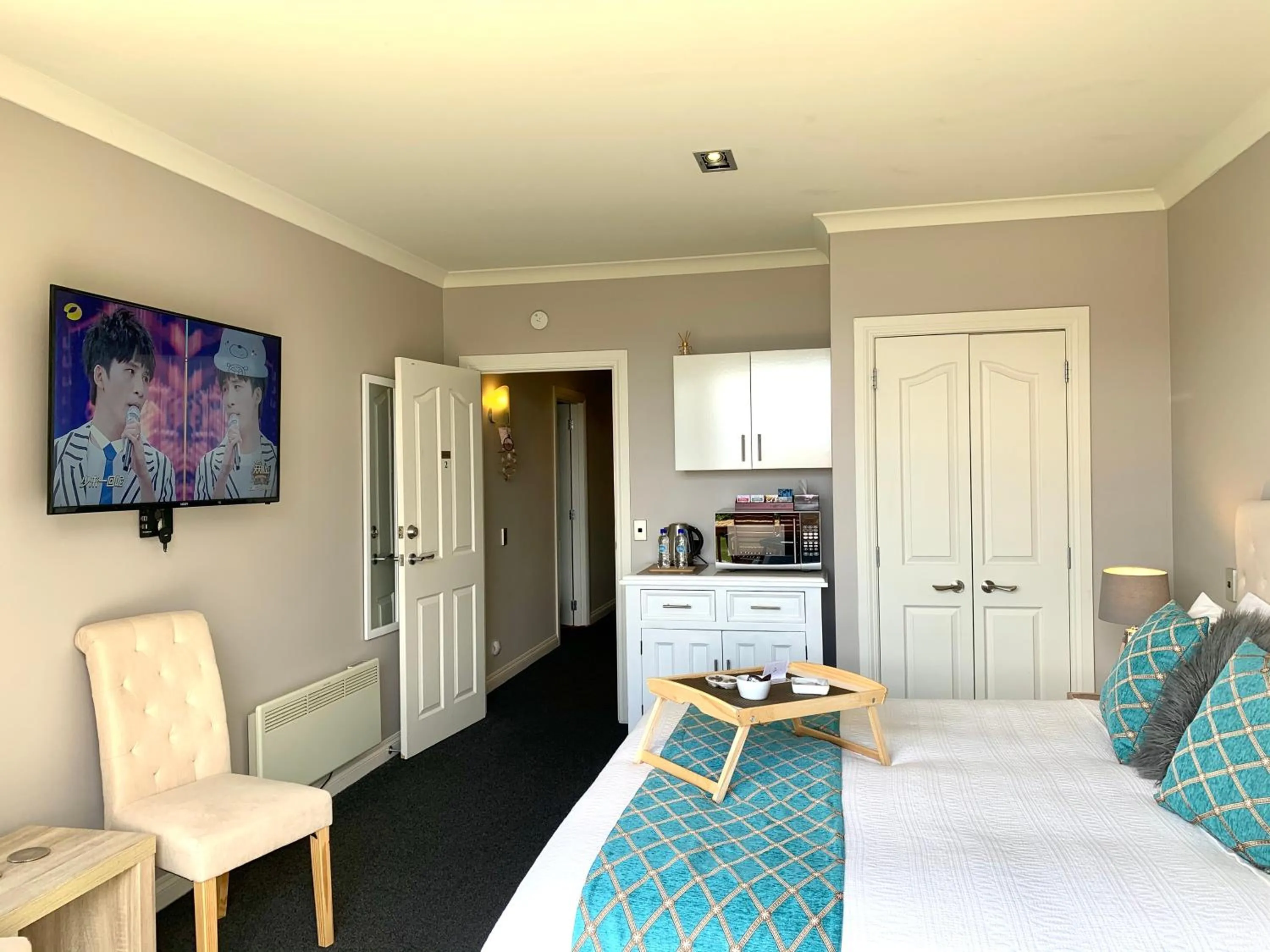 Bedroom, Bed in Tekapo Heights