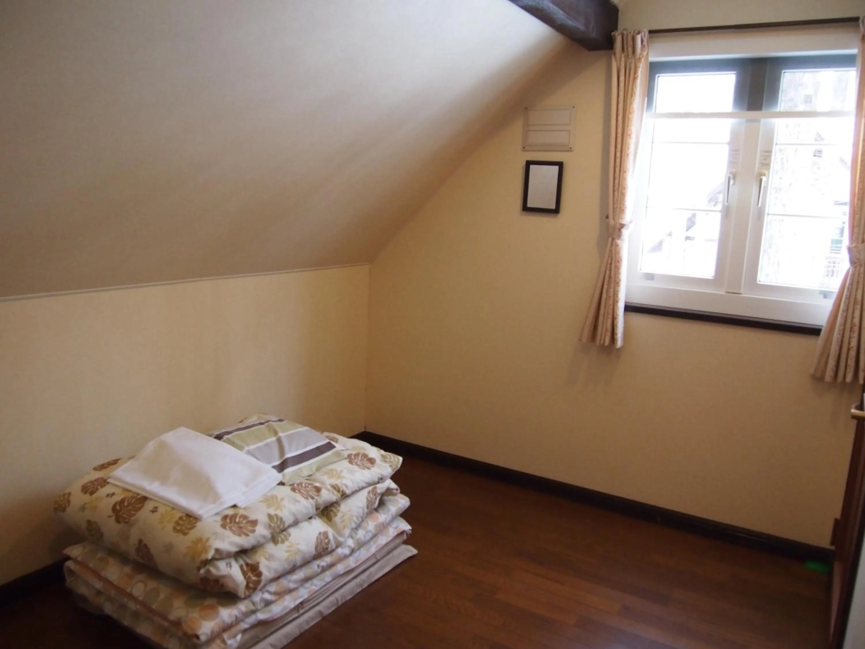 Photo of the whole room, Bed in Guesthouse Canterbury